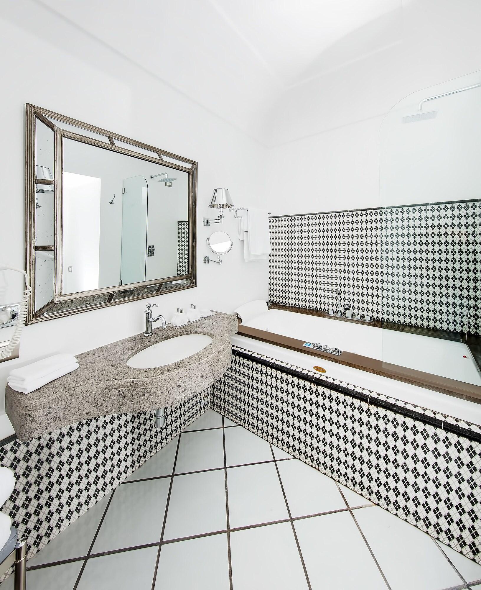 Junior Suite King Size Bed