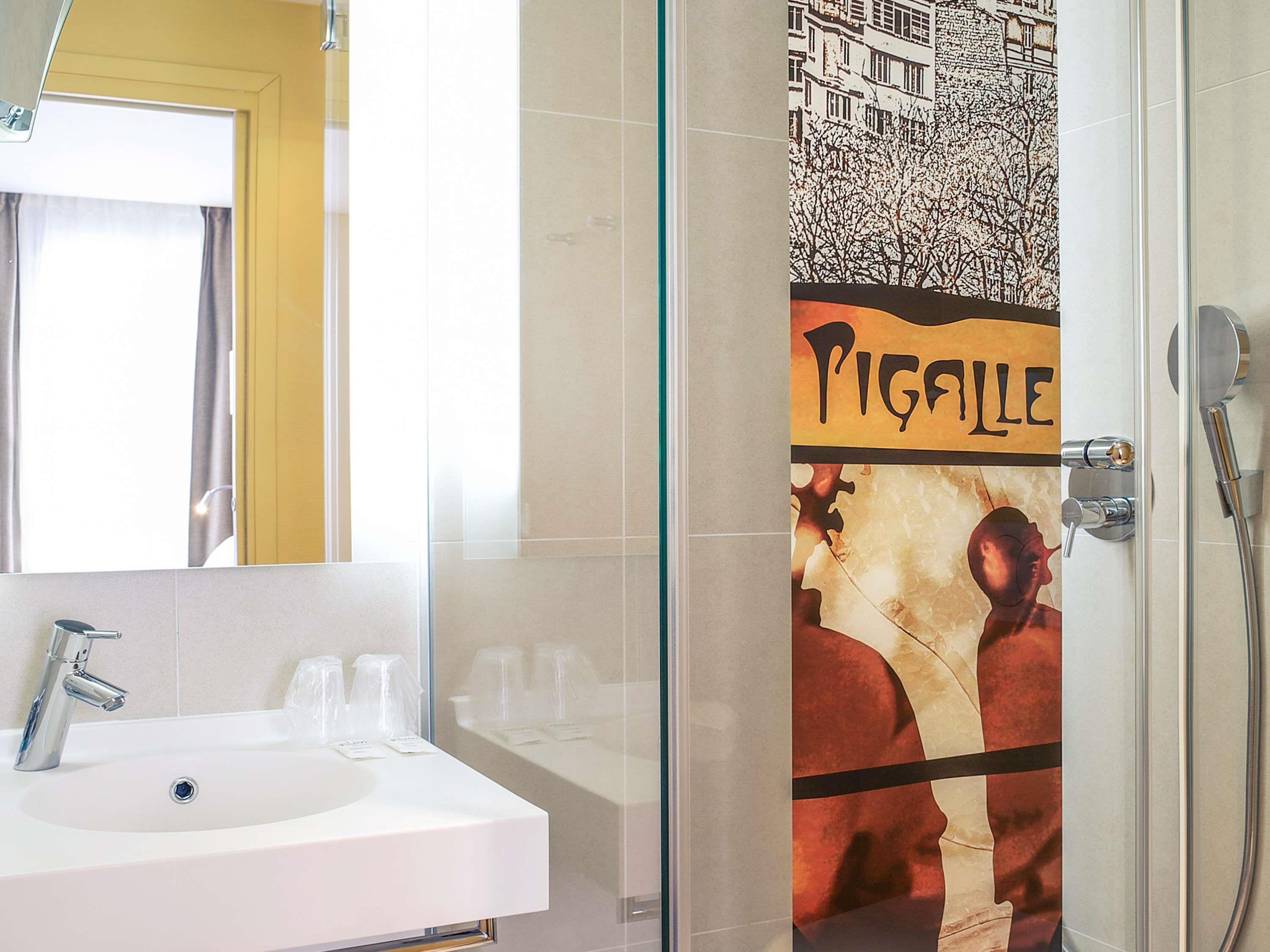 Double Queen Size Bed