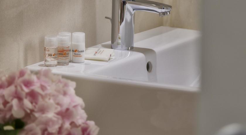 Double or Twin Superior