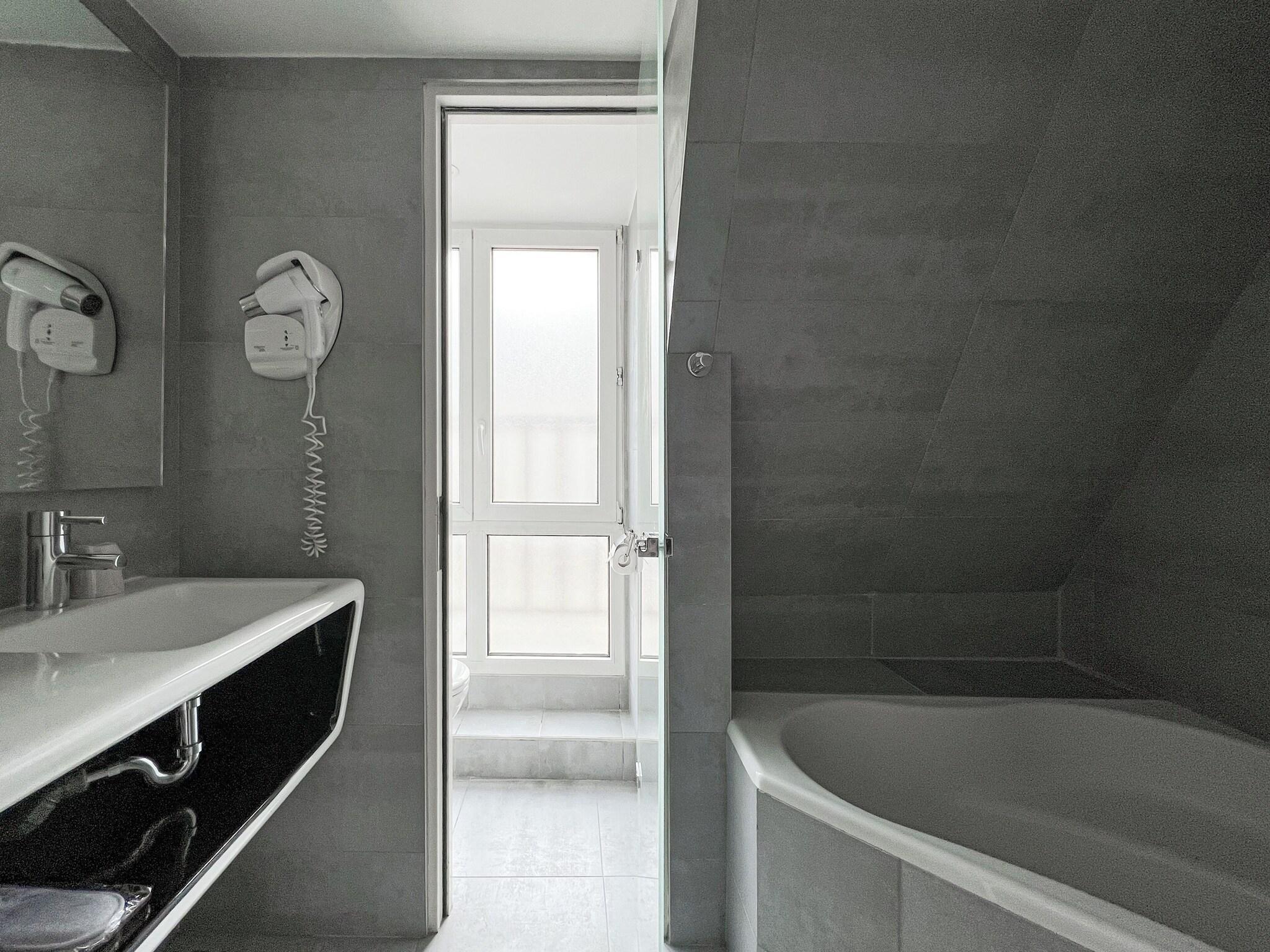 Suite Queen Size Bed