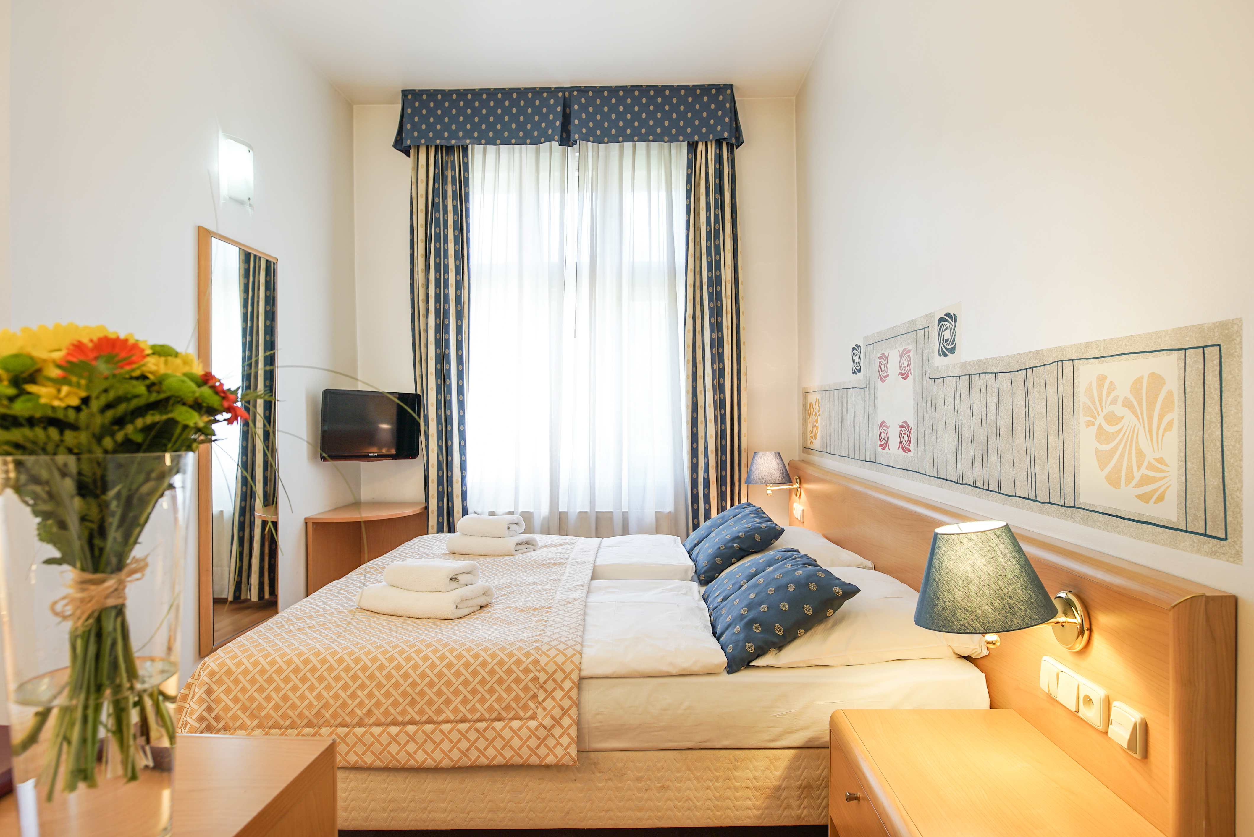 Double or Twin Standard