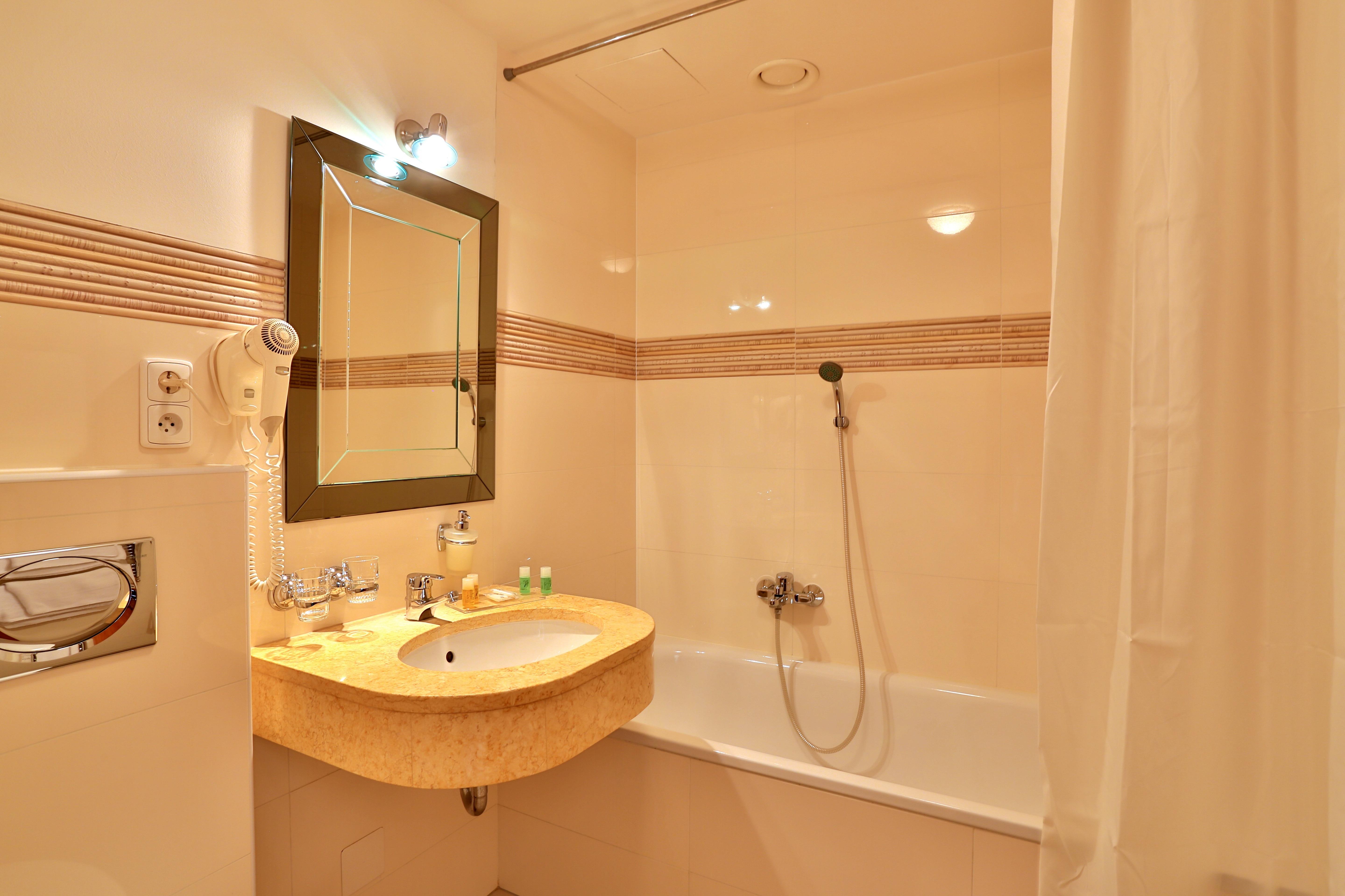 Double or Twin Standard