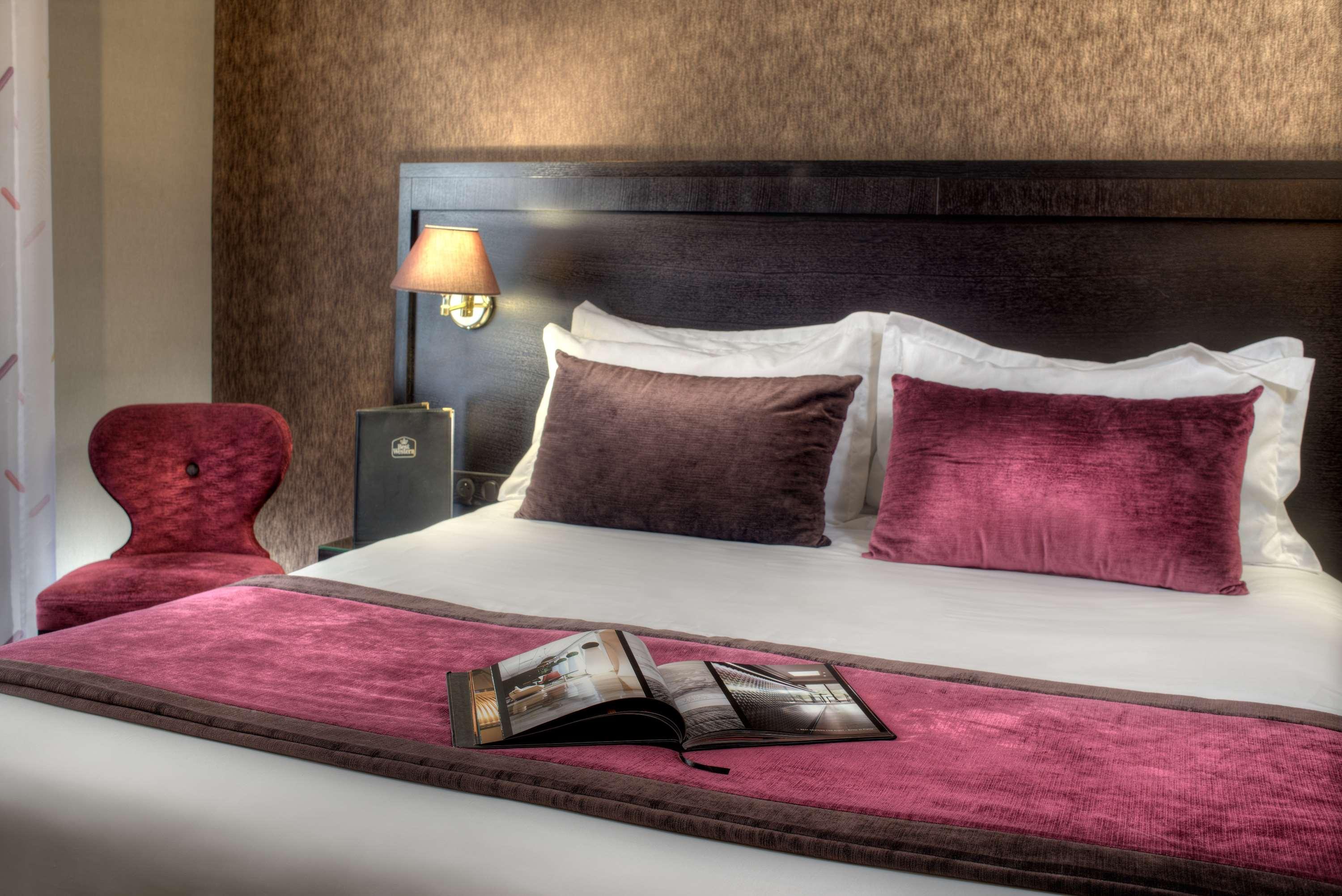 Double Deluxe Queen Bed