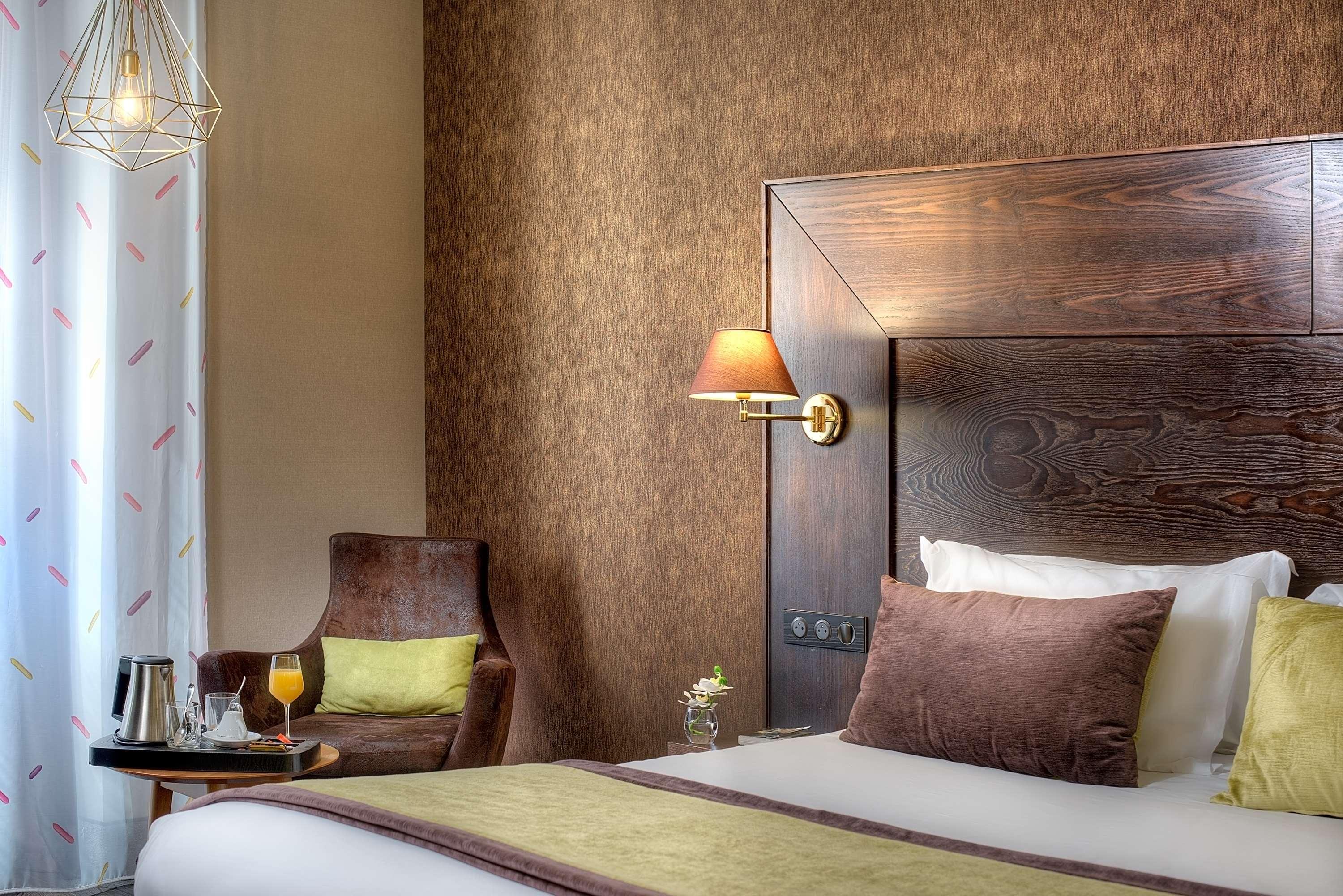 Double Deluxe Queen Bed