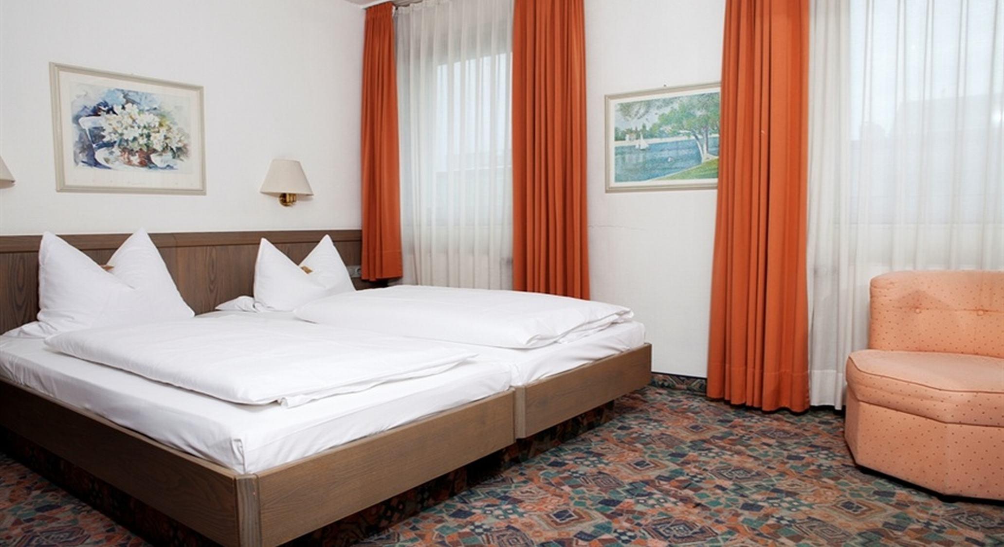 Double or Twin Standard