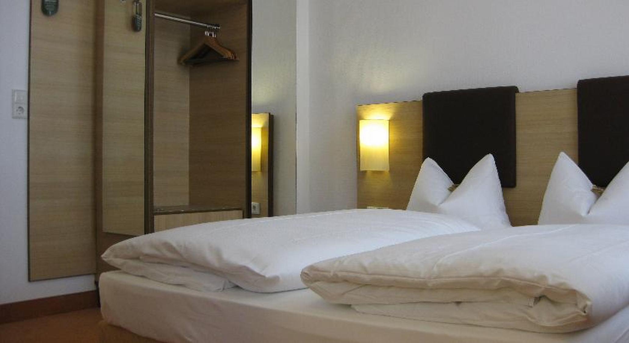 Double or Twin Standard