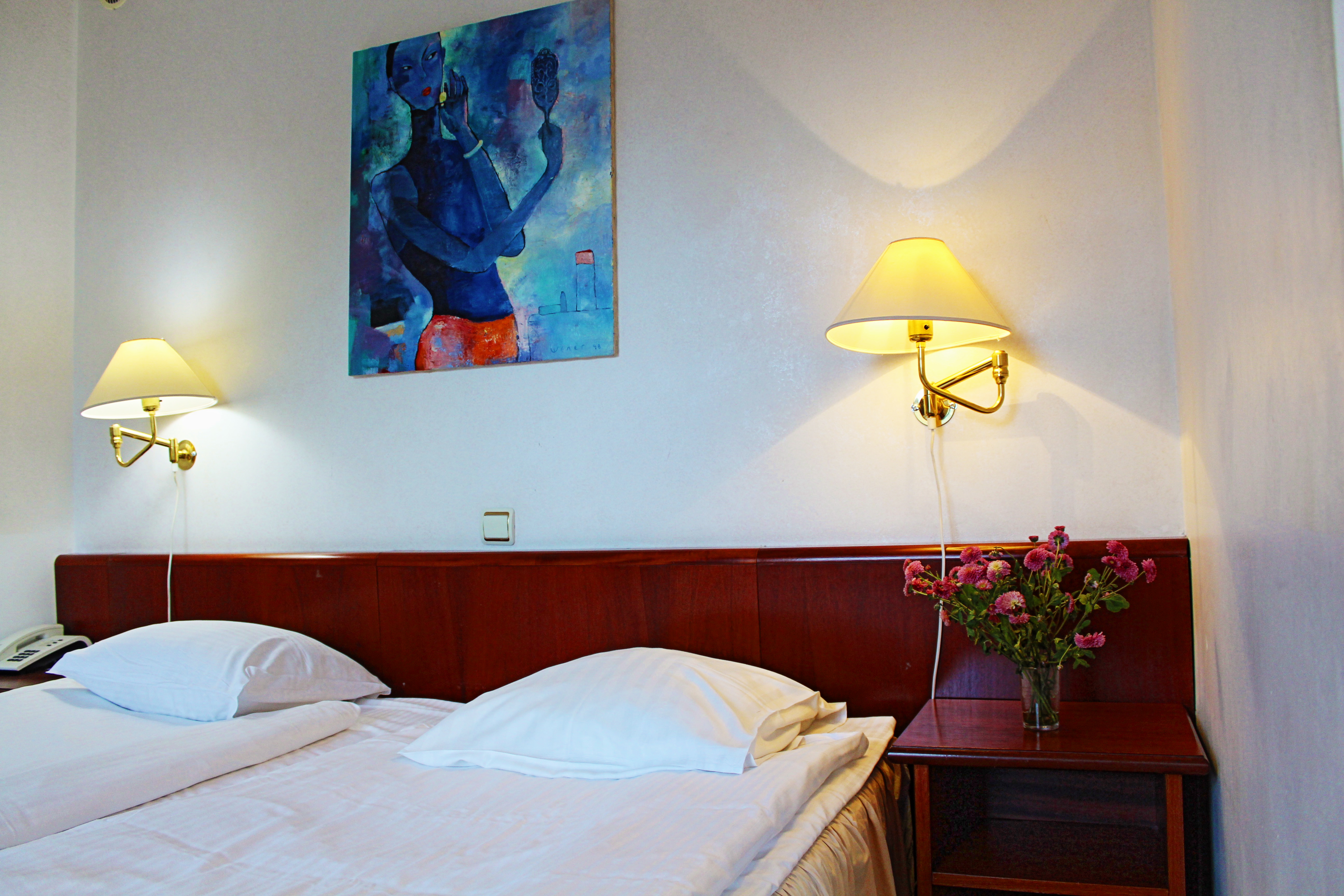 Double or Twin Standard