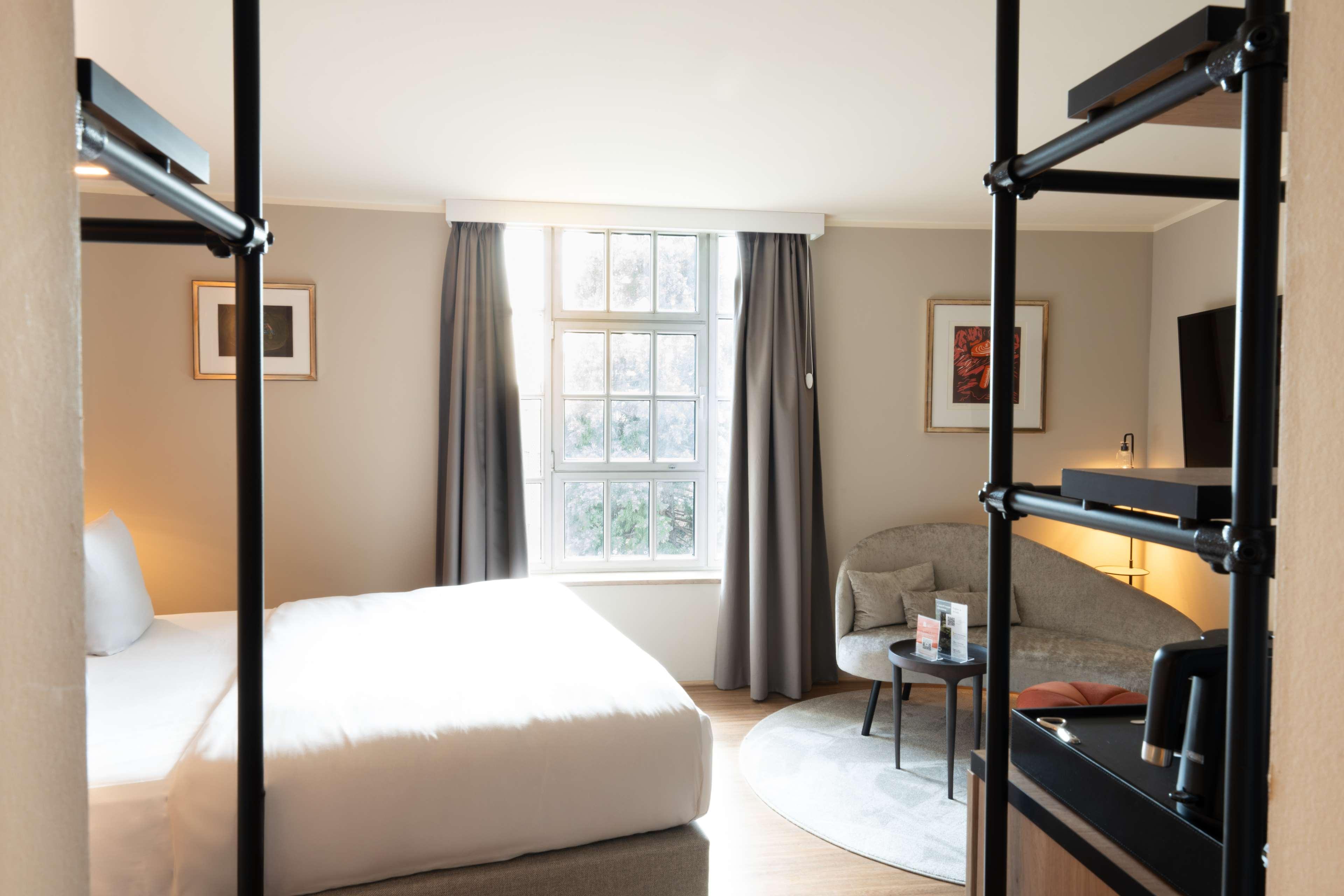 Double Deluxe King Bed