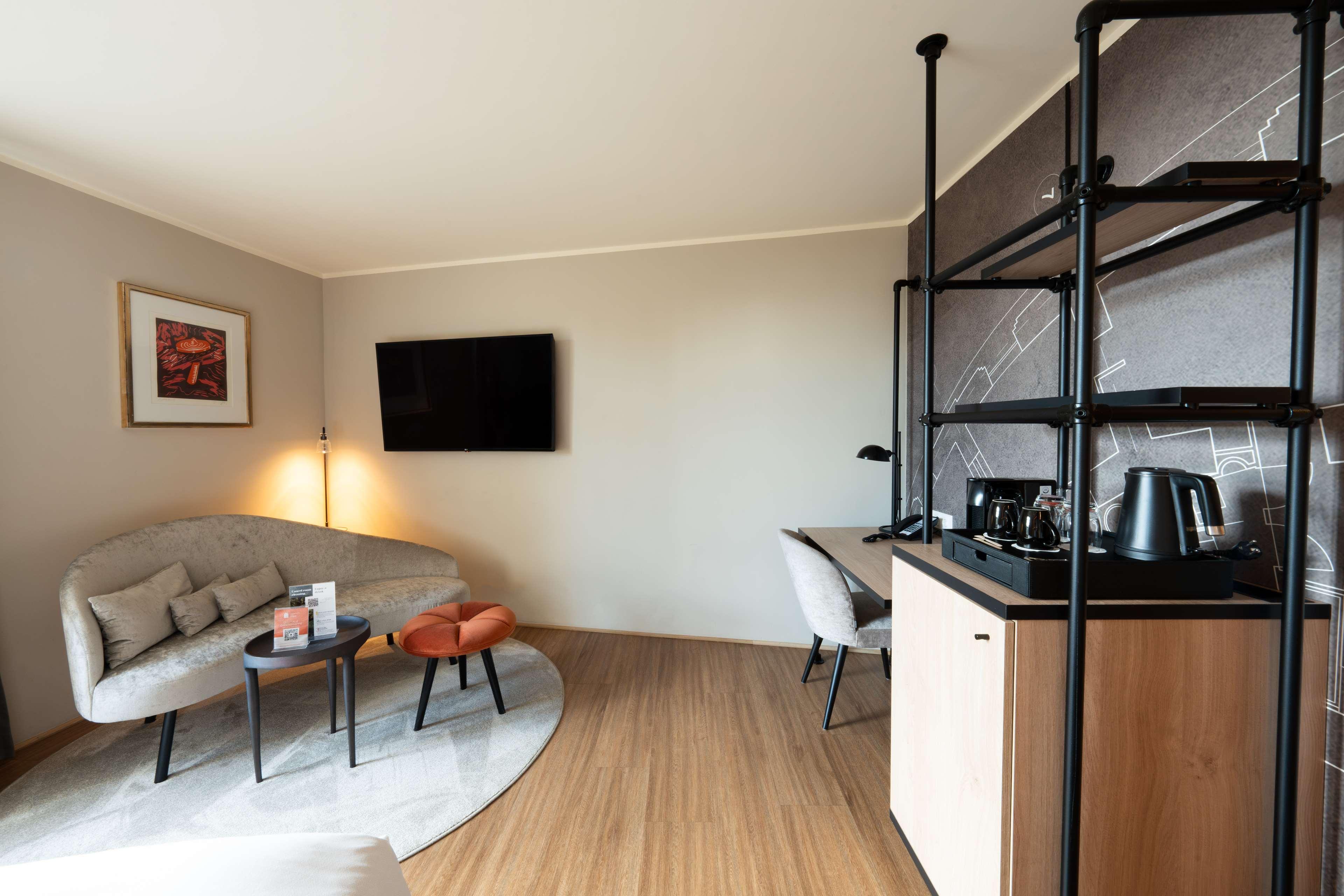 Double Deluxe King Bed