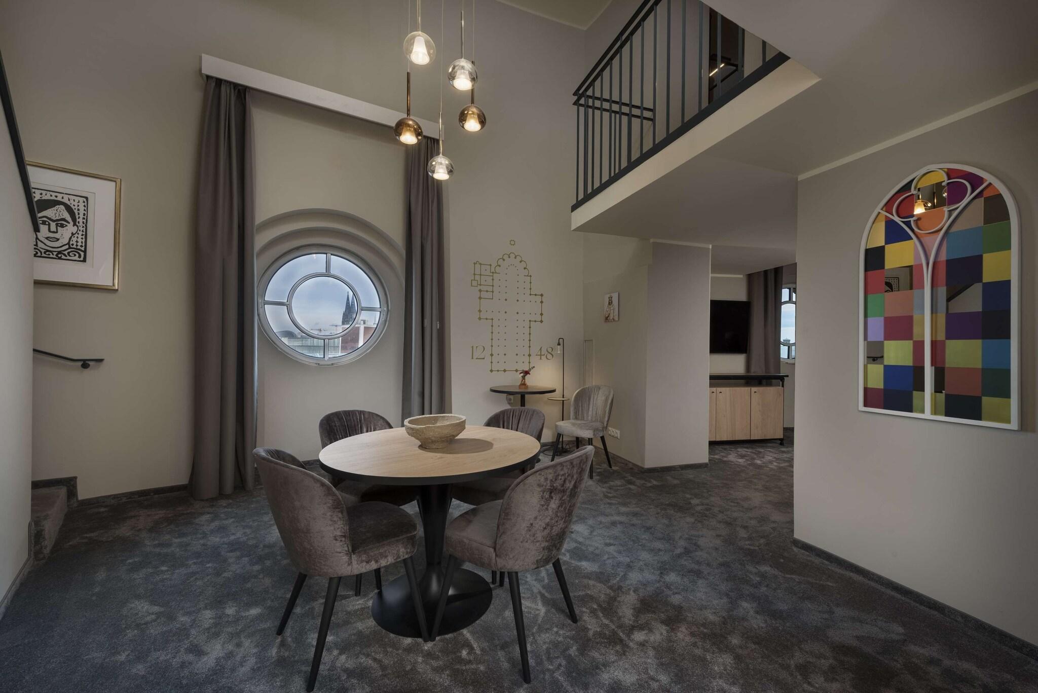 Junior Suite King Size Bed