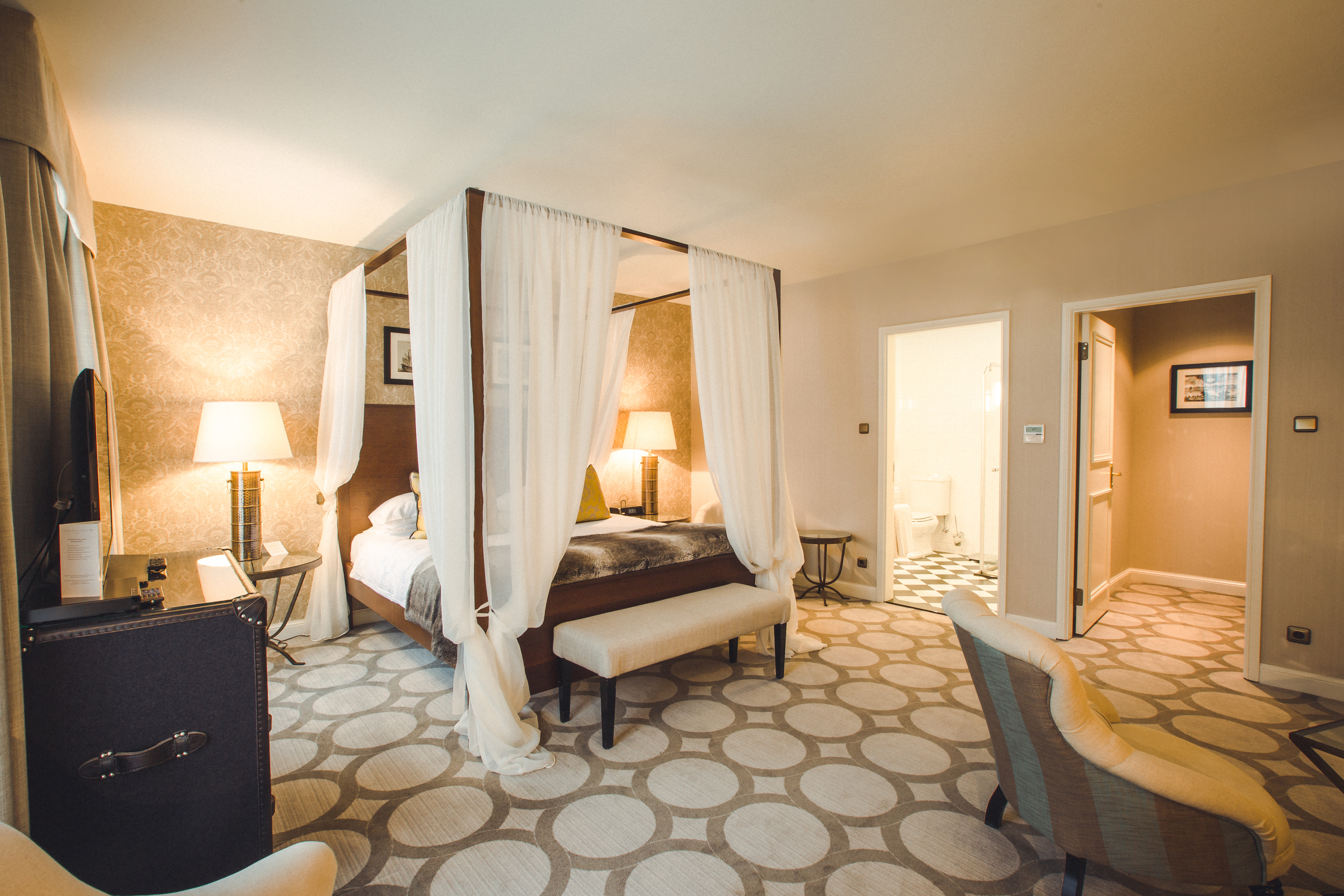 Junior Suite King Size Bed