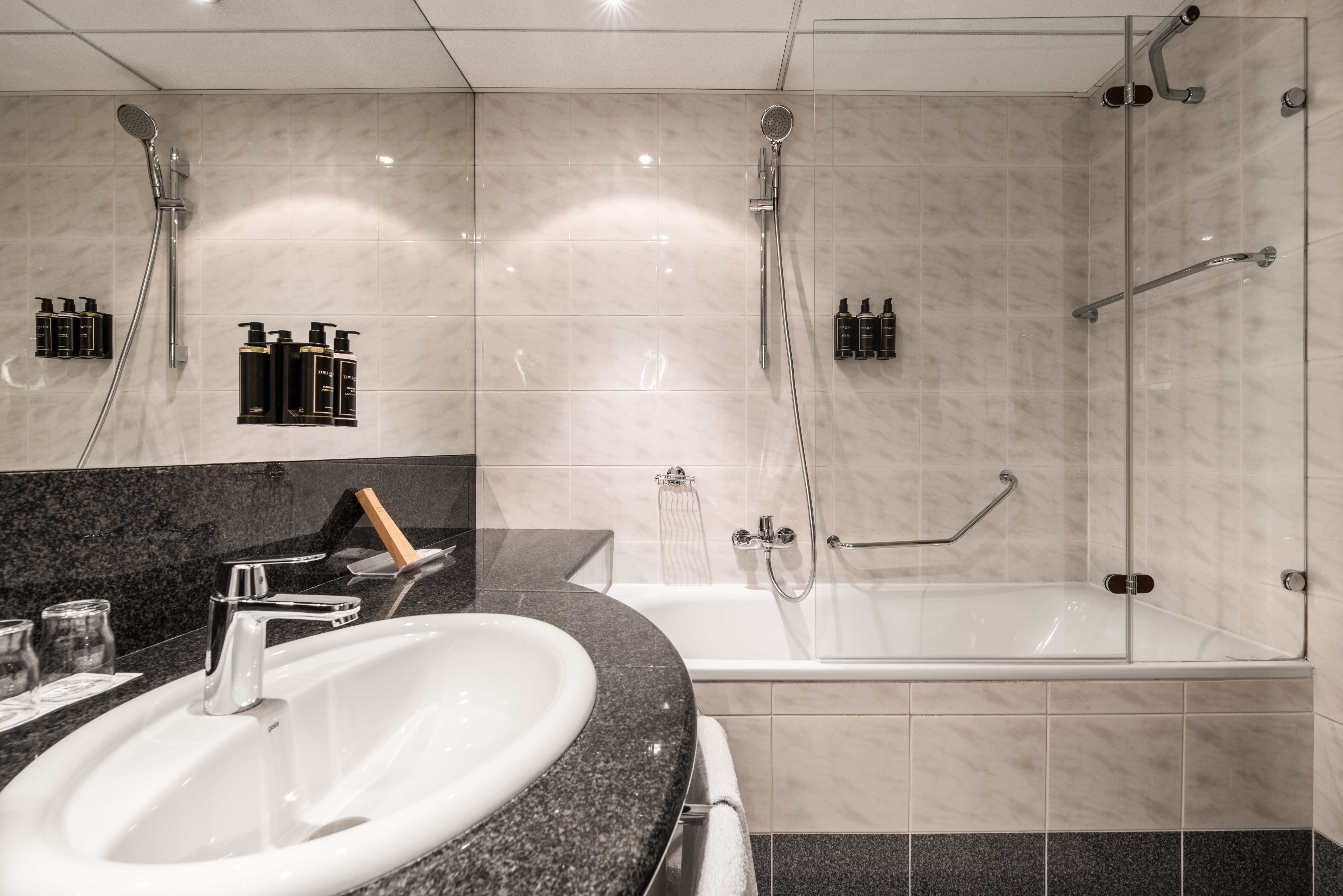 Double Executive Queen Bed