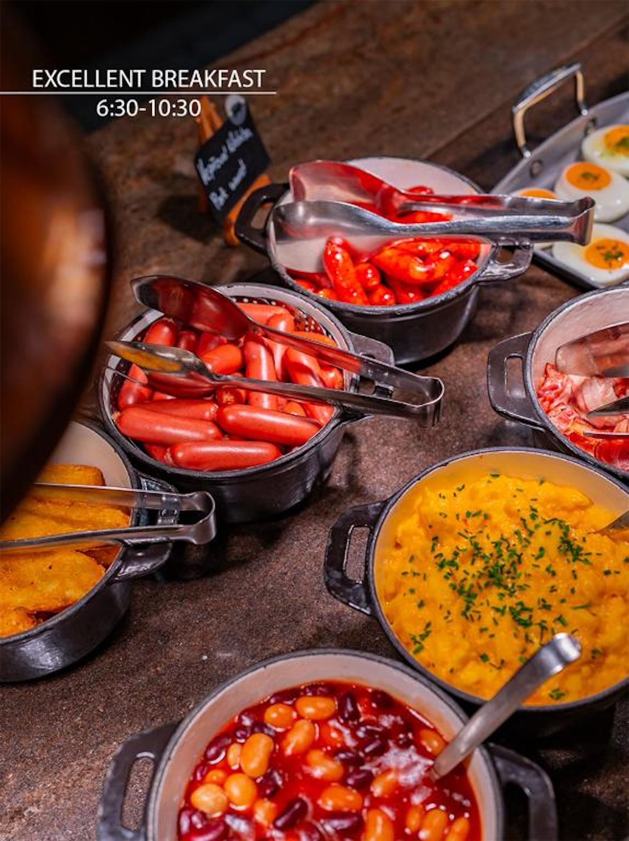 Family Room Classic City View