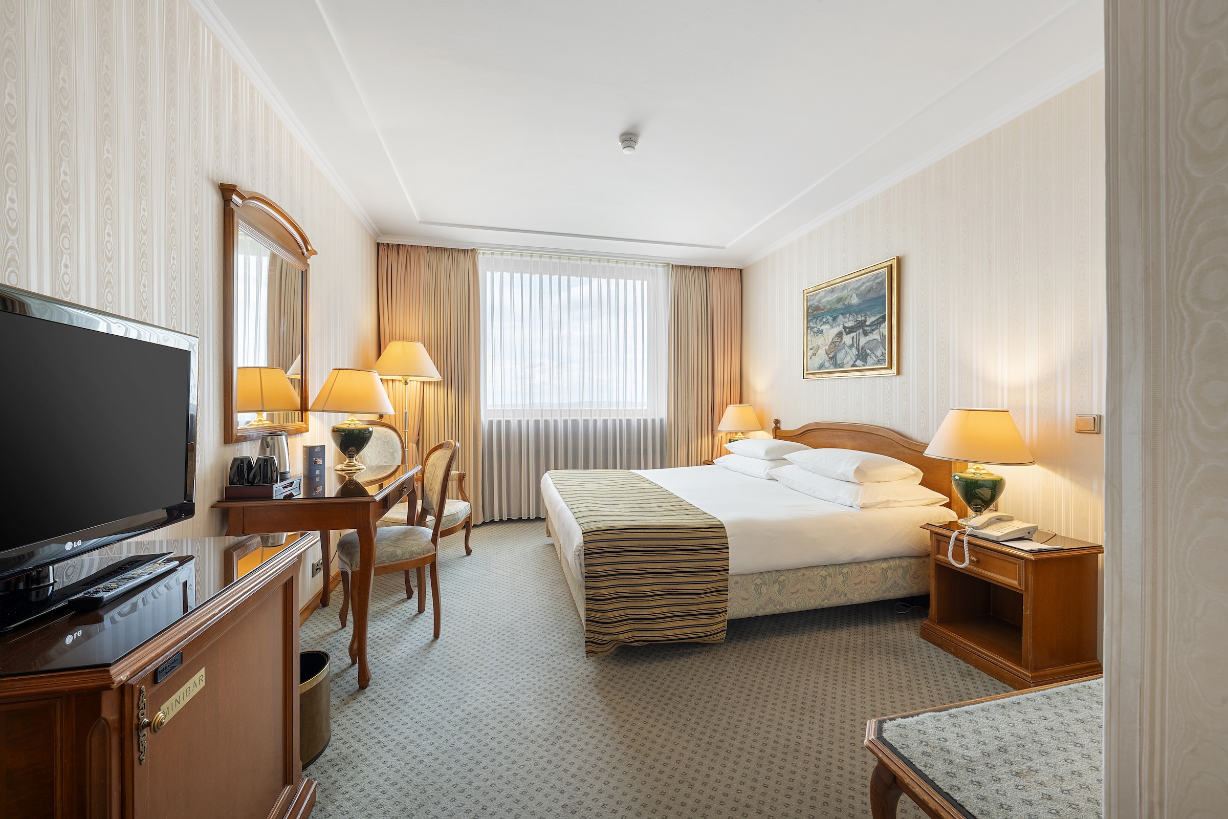 Double Superior King Bed