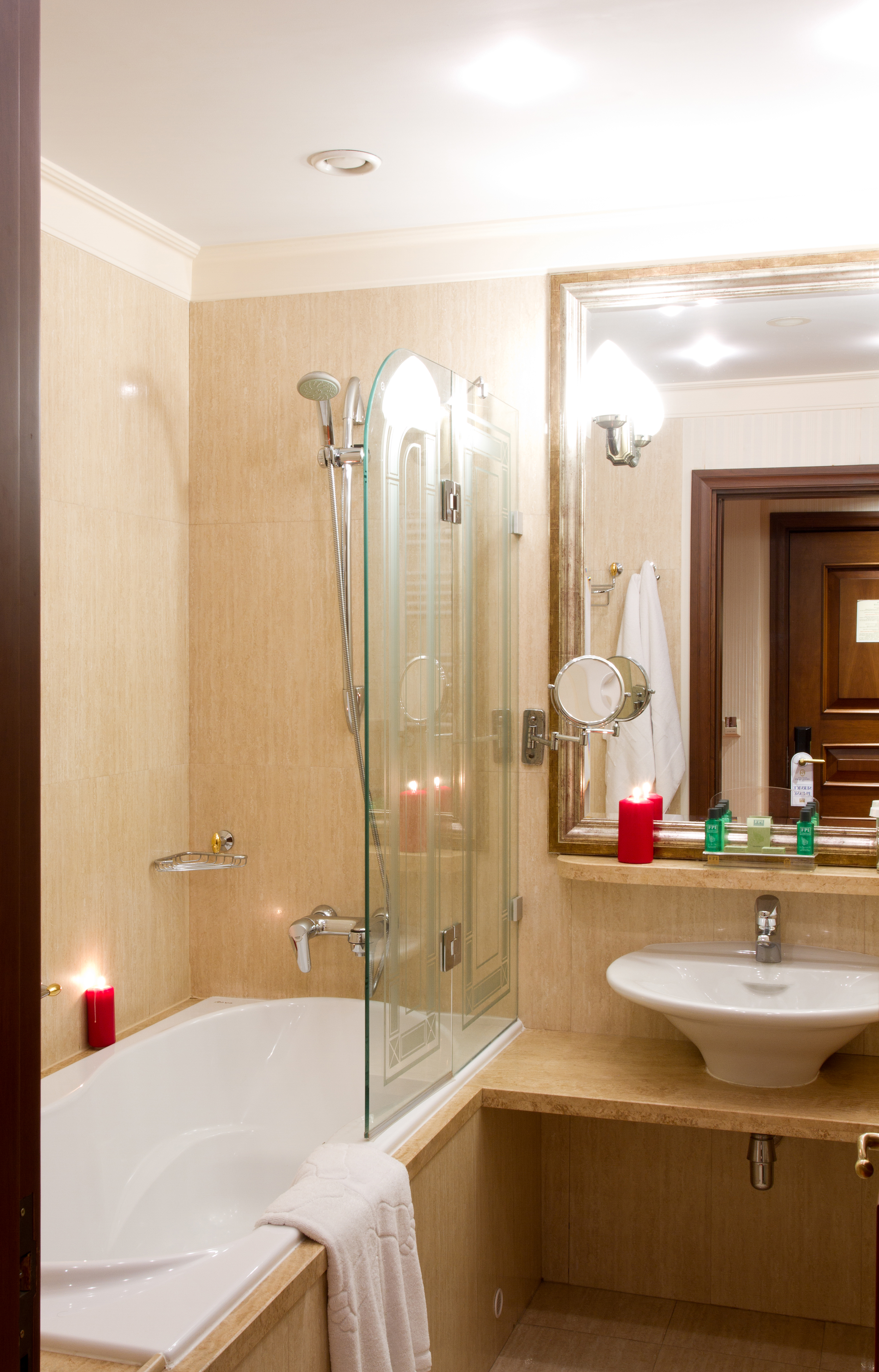 Double Single Executive