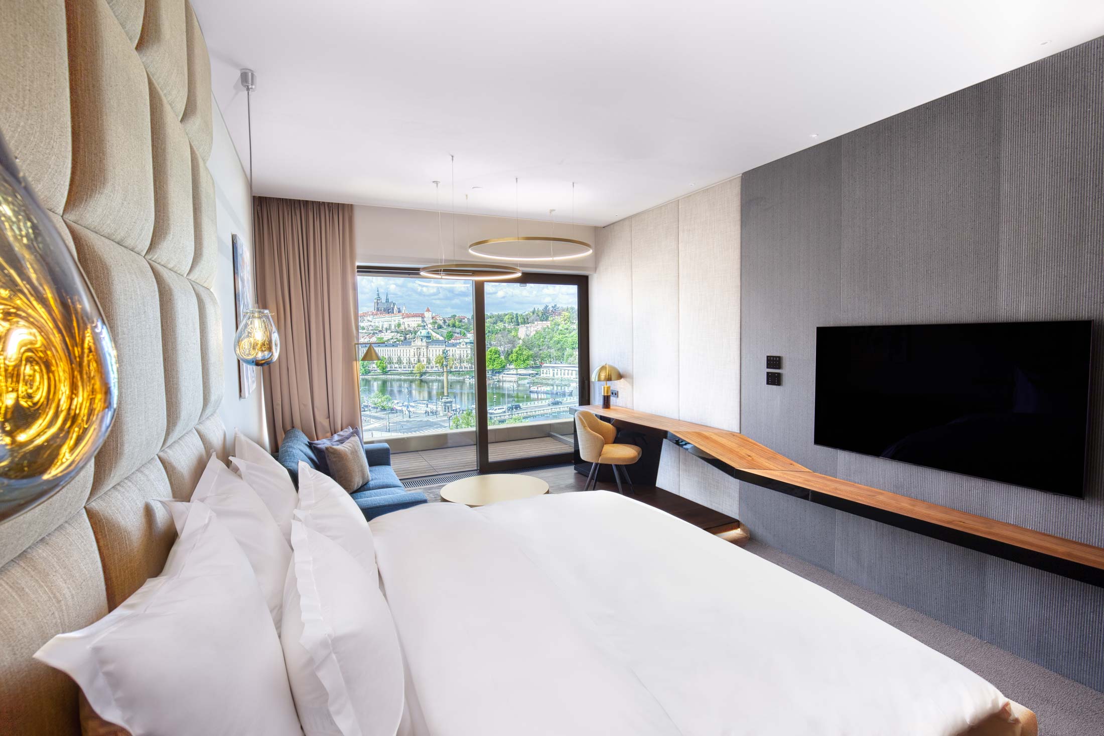 Double Club King Bed