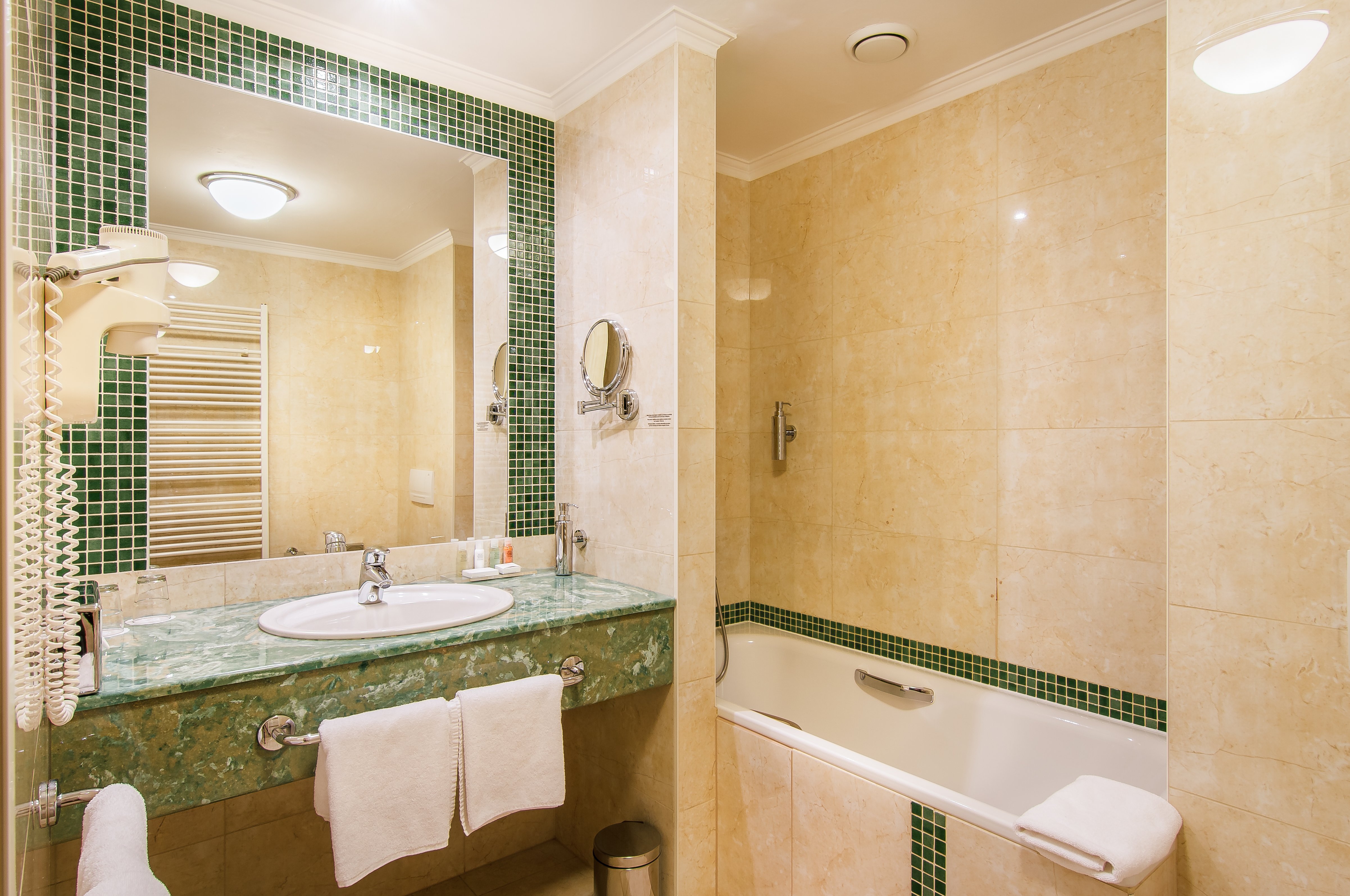 Double or Twin Deluxe