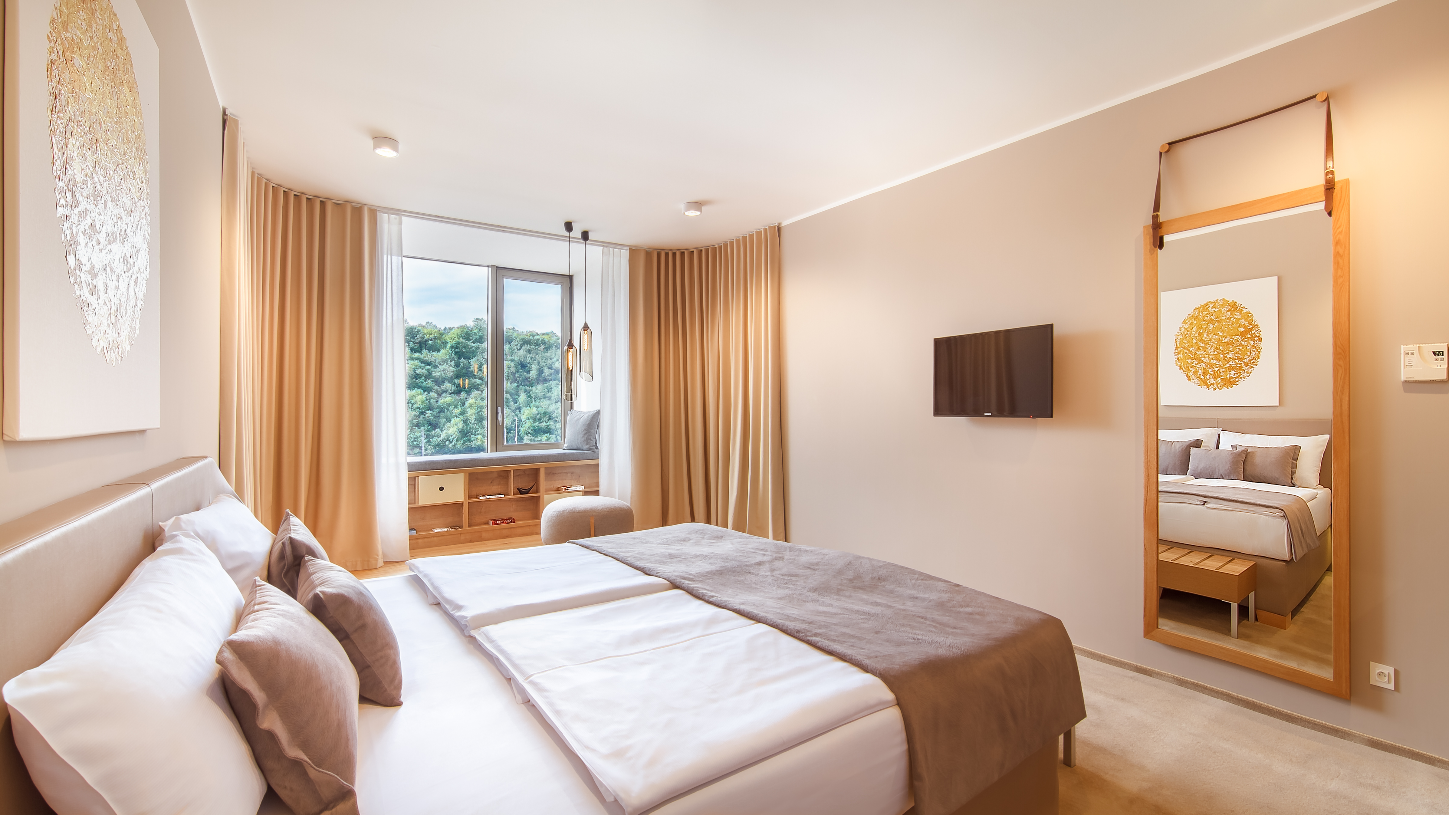 Double or Twin Deluxe