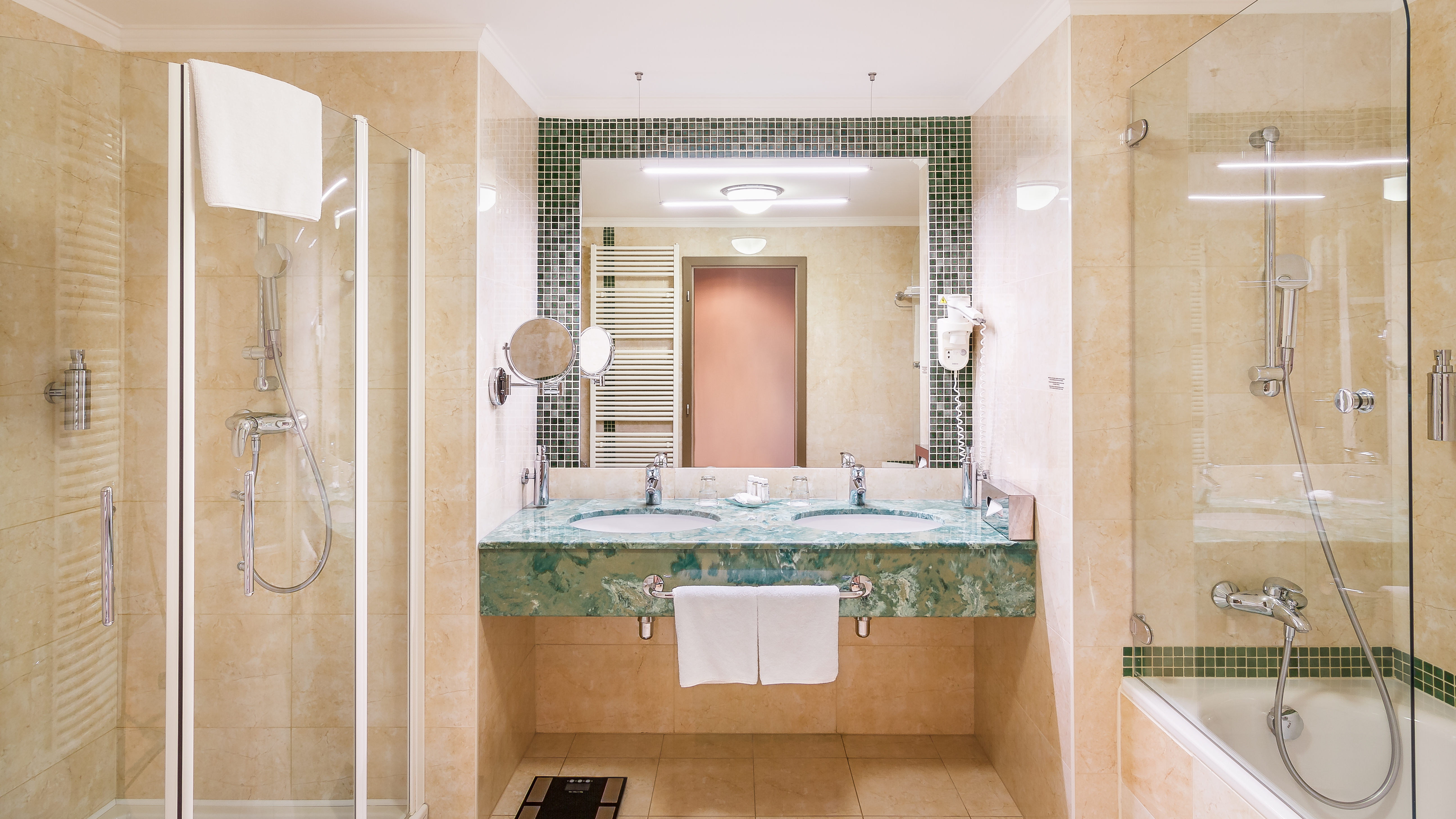 Double or Twin Deluxe