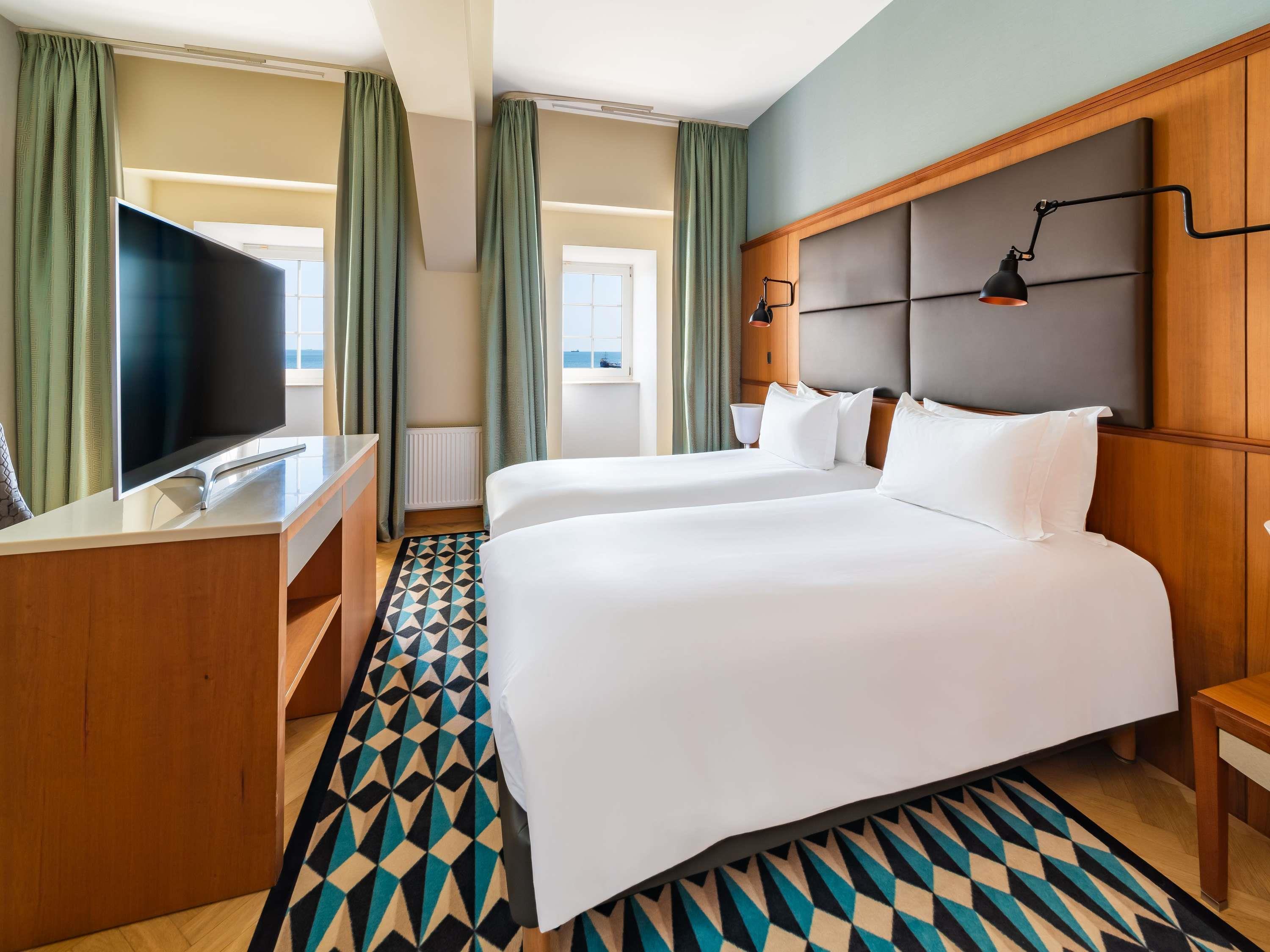 Twin Luxury Sea View