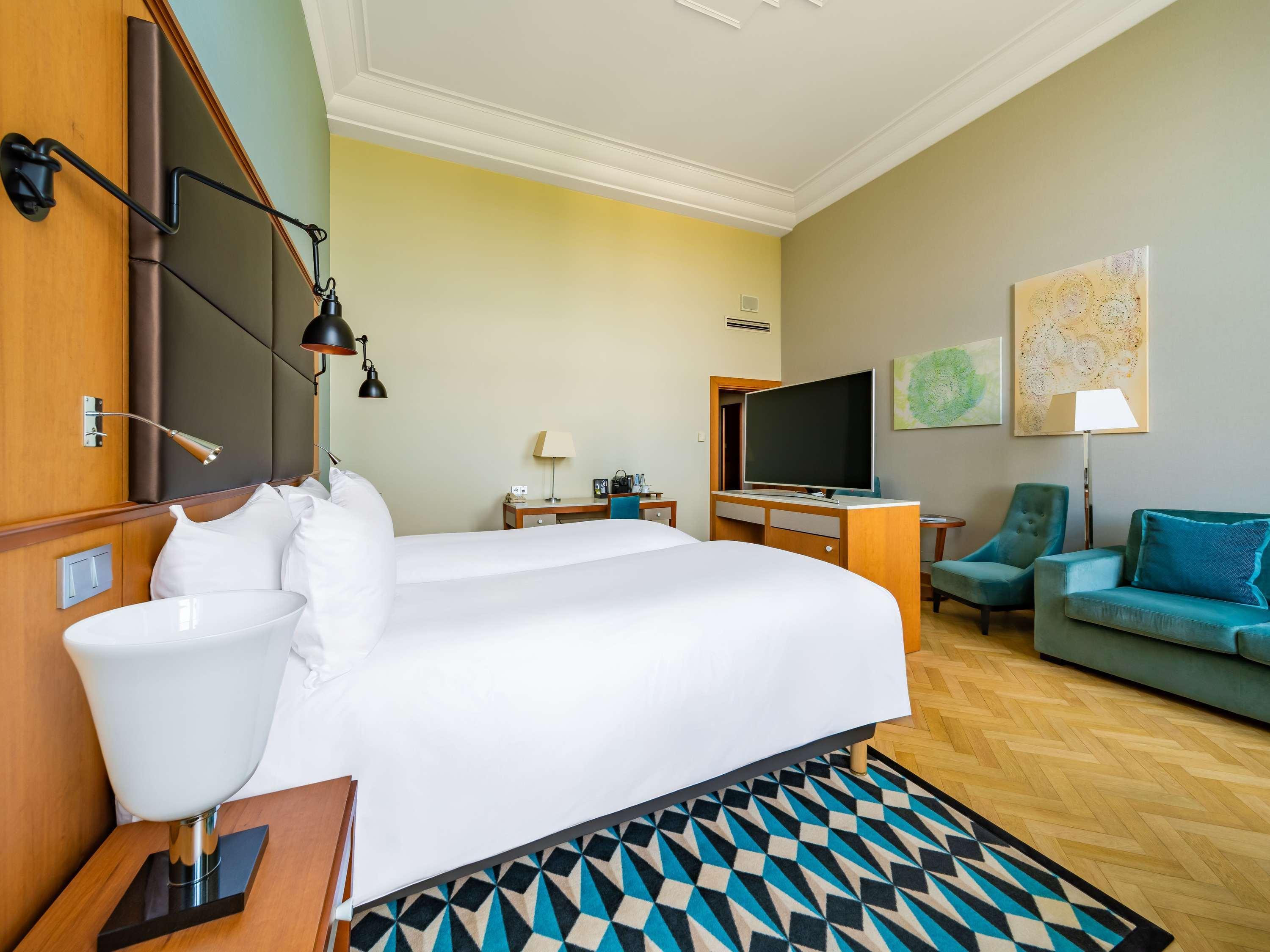 Junior Suite Side Sea View