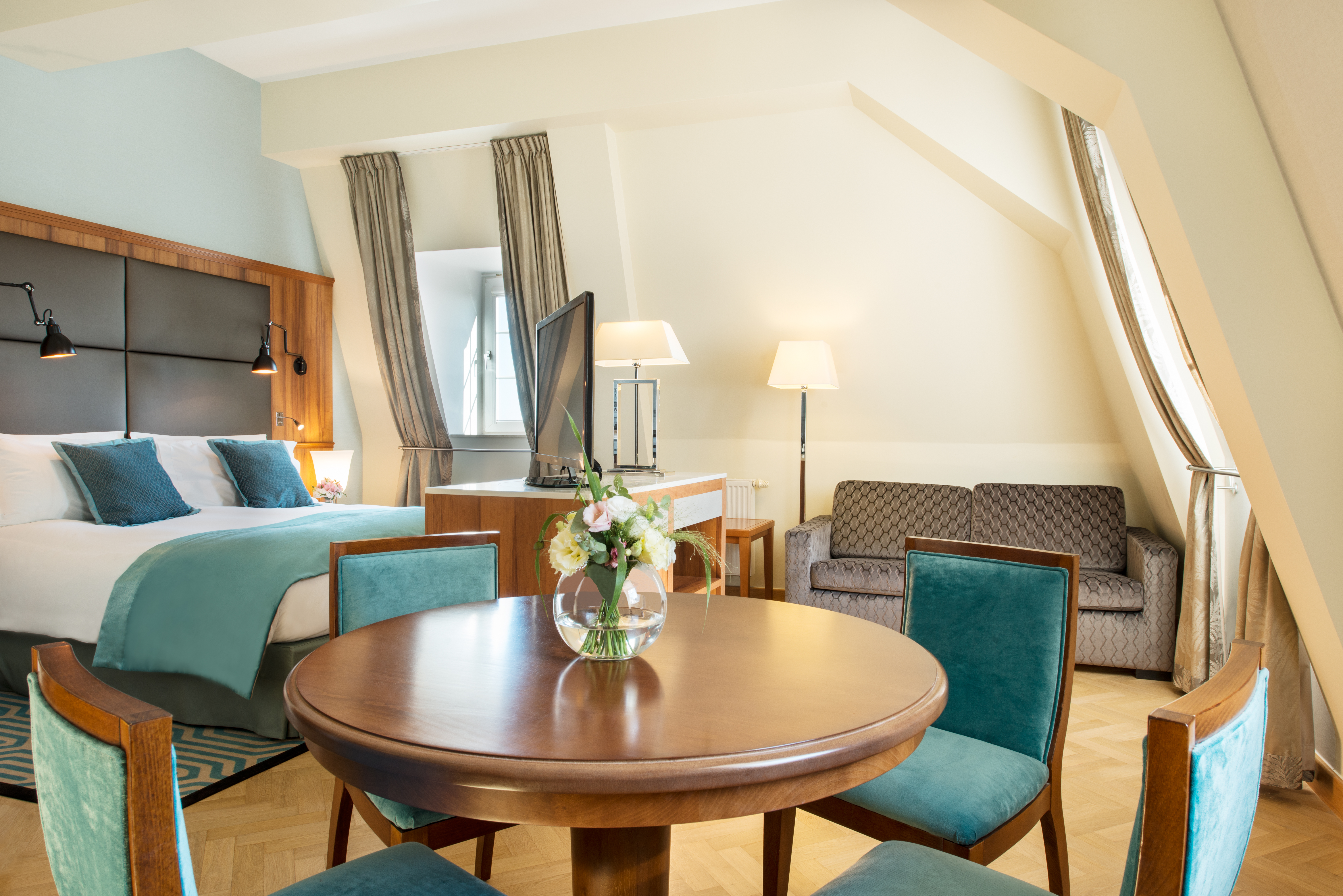 Junior Suite Side Sea View with Balcony