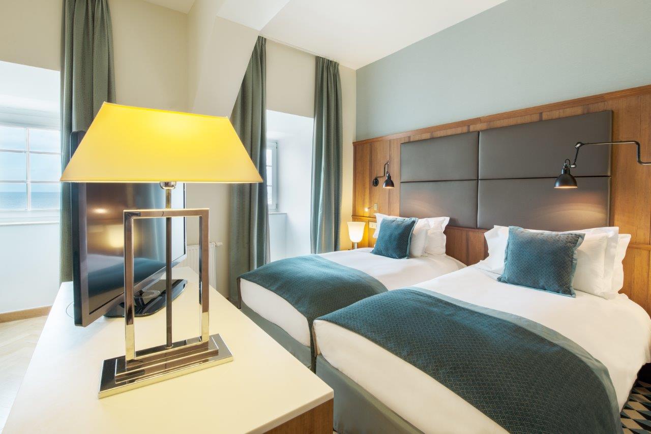 Twin Luxury Sea View