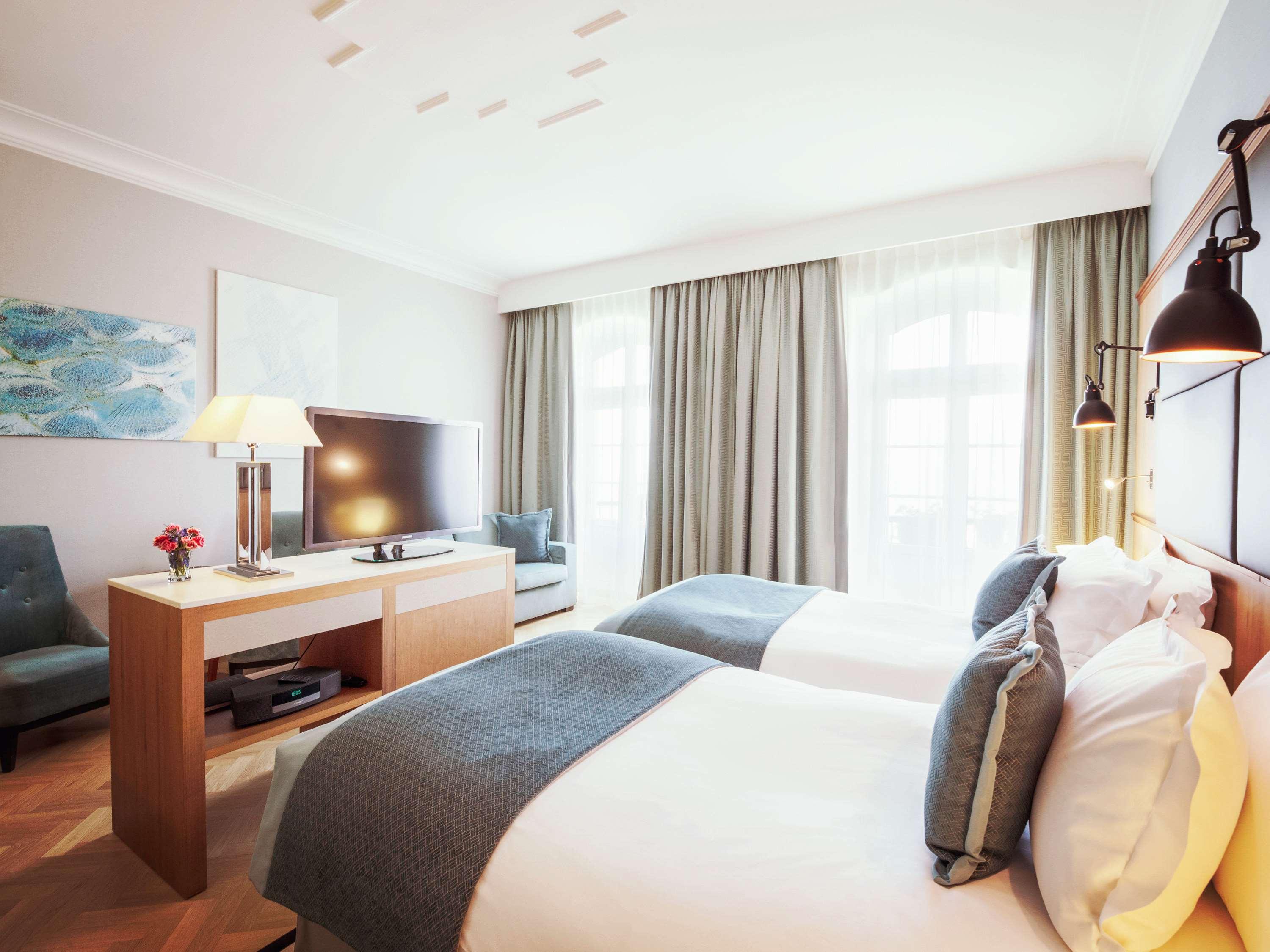 Junior Suite Side Sea View