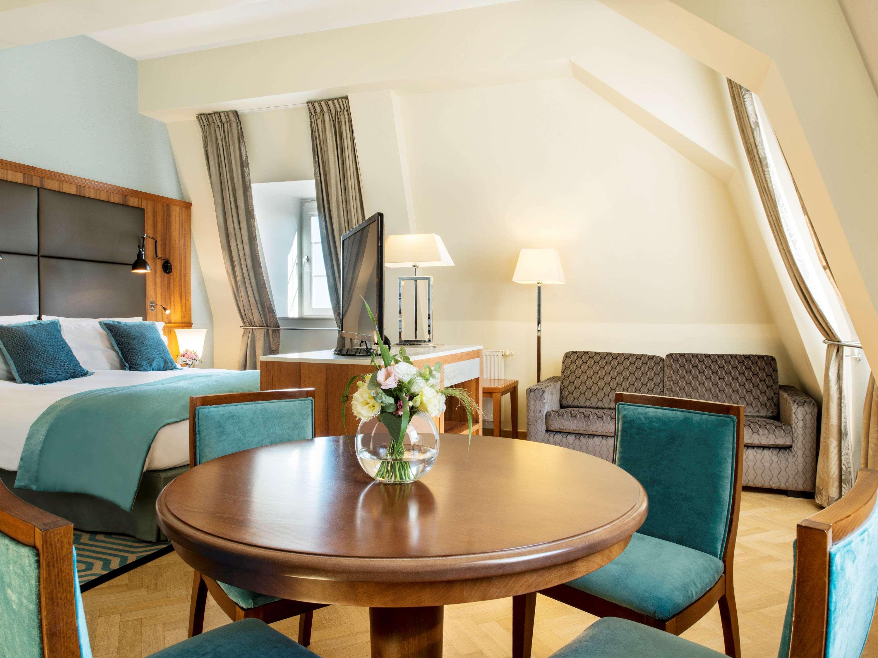 Junior Suite Side Sea View with Balcony