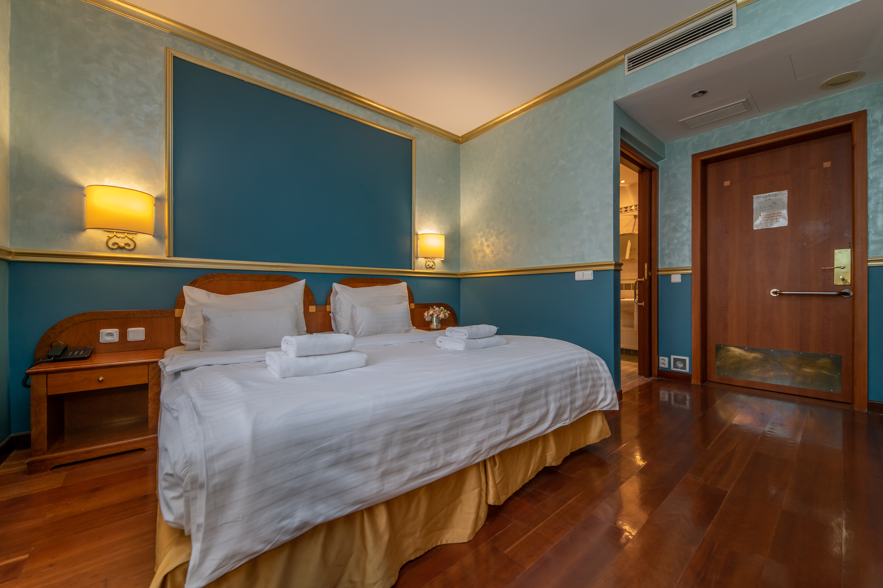 Double or Twin Standard