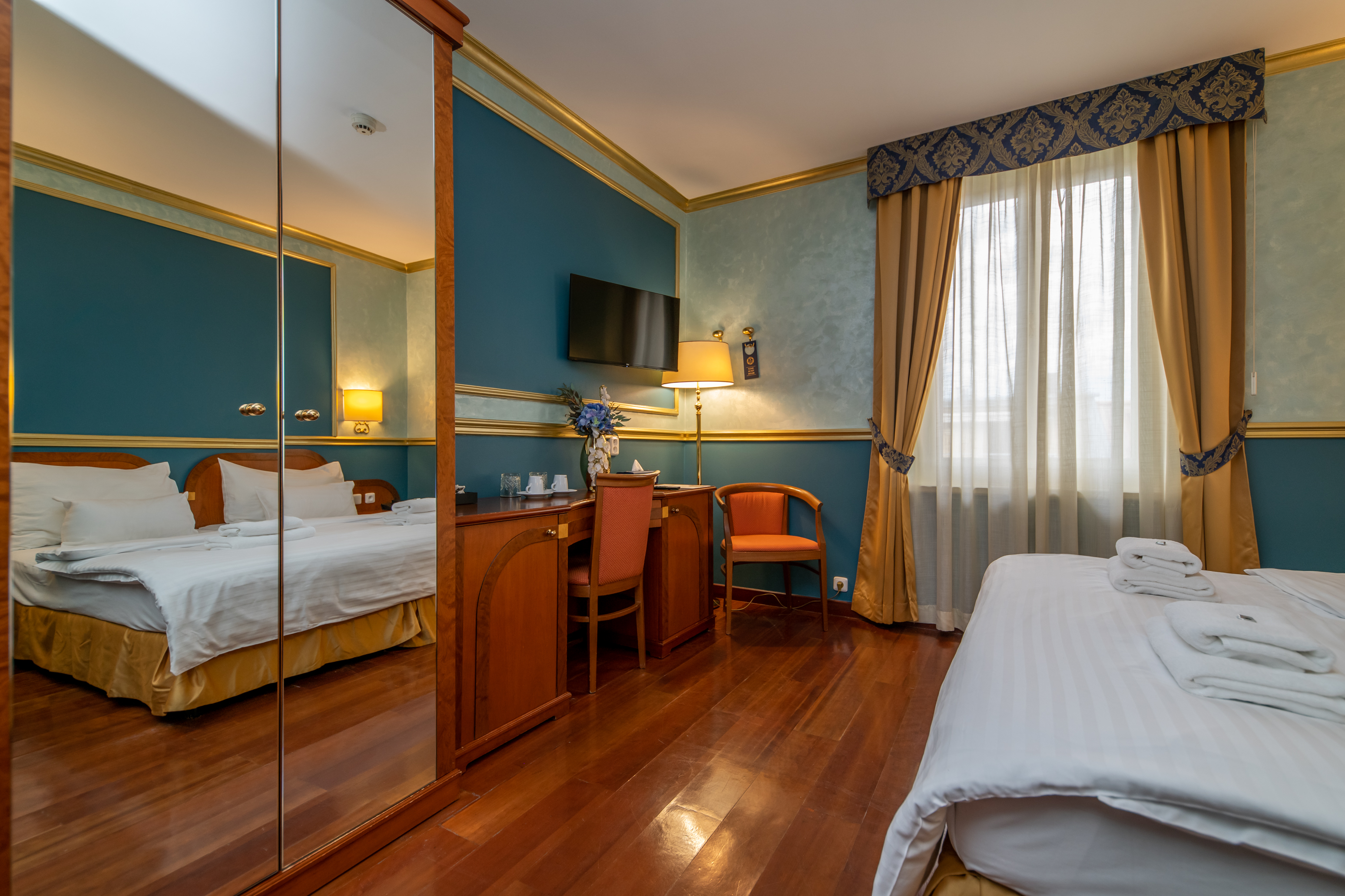 Double or Twin Standard