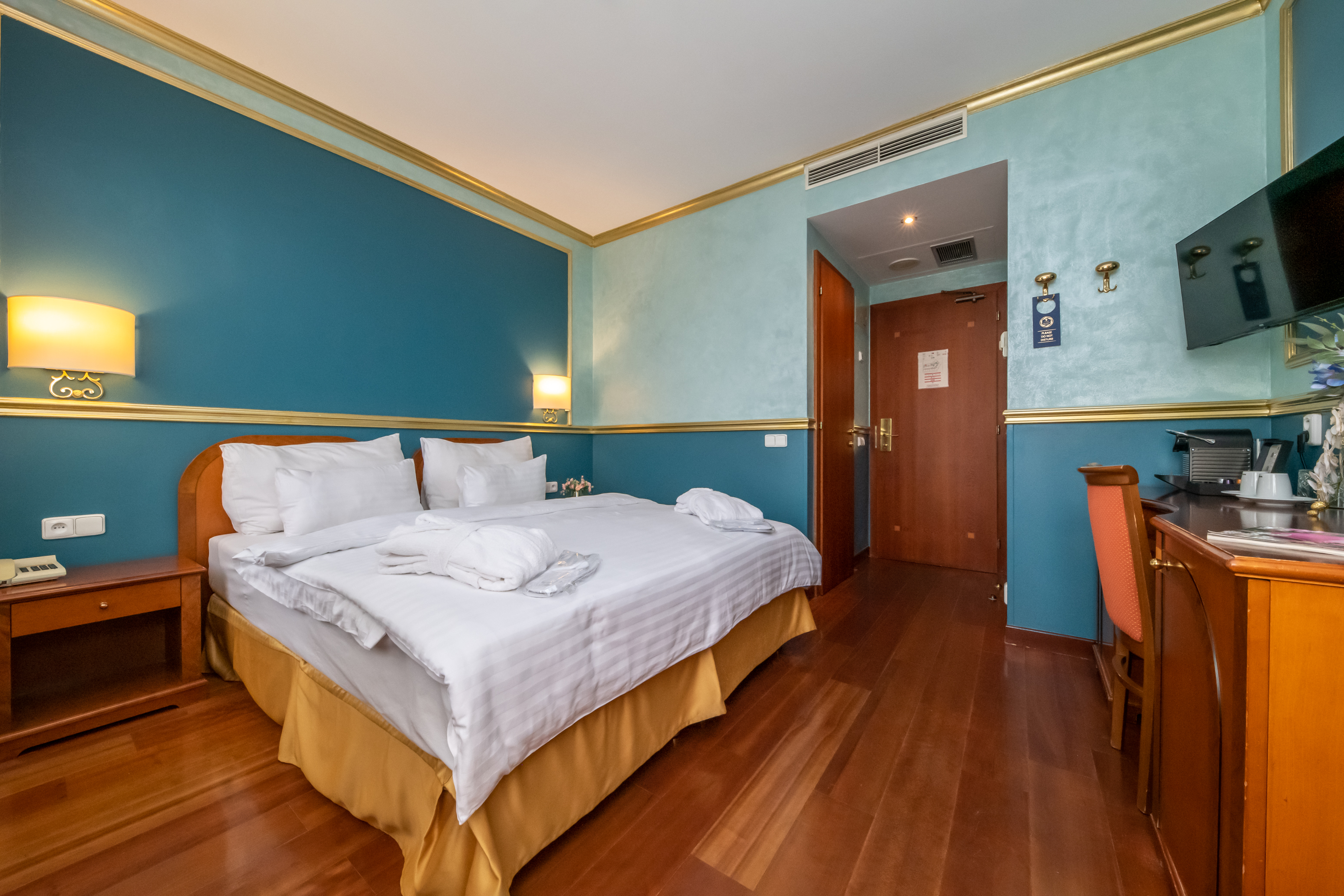 Double or Twin Economy