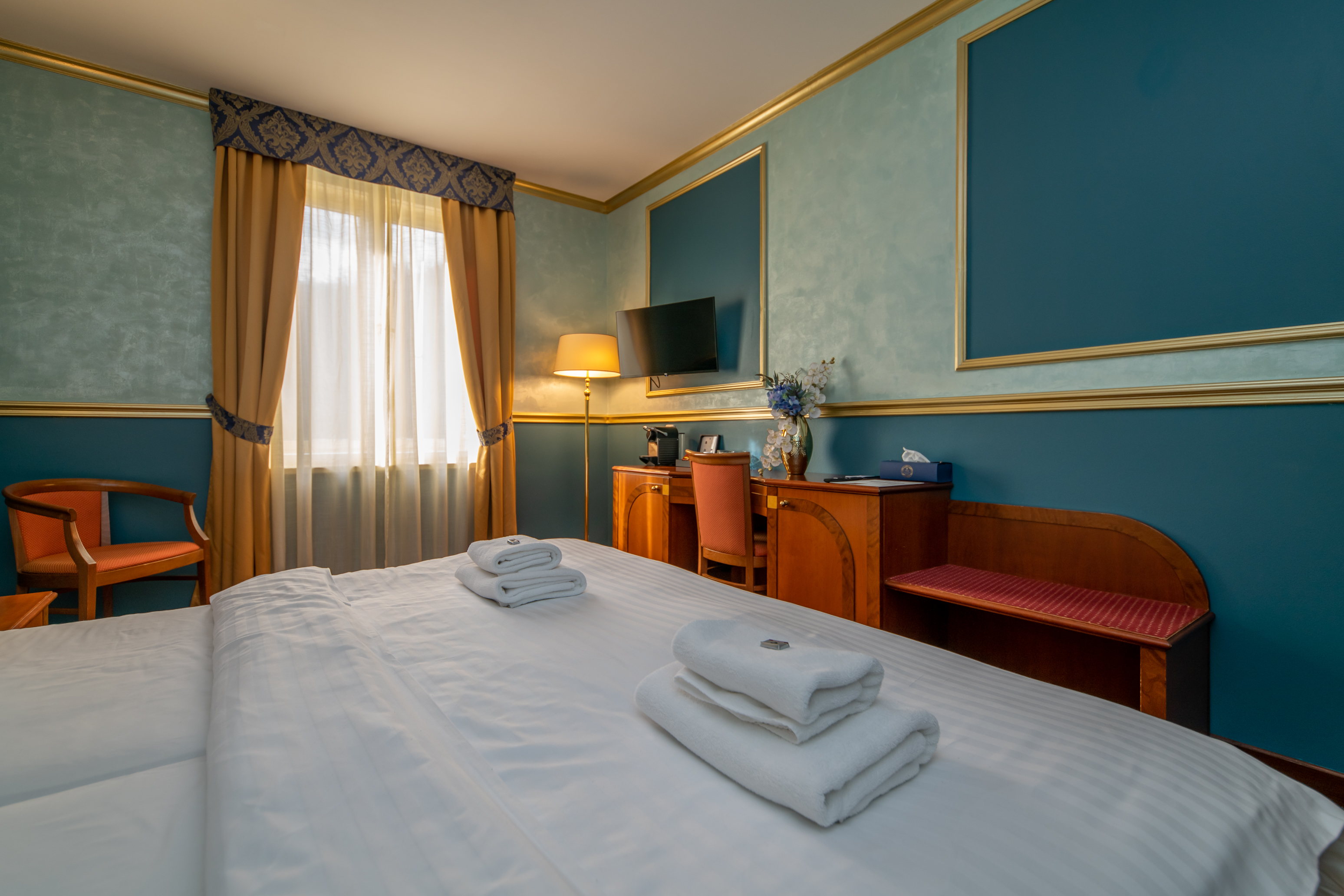 Double or Twin Standard