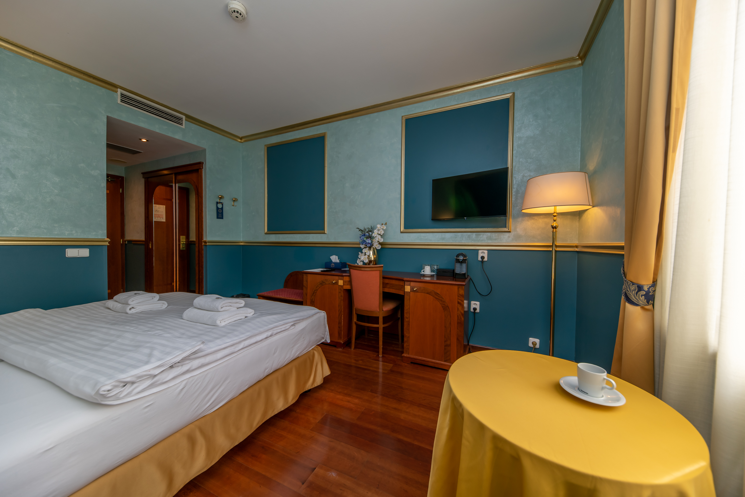 Double or Twin Standard