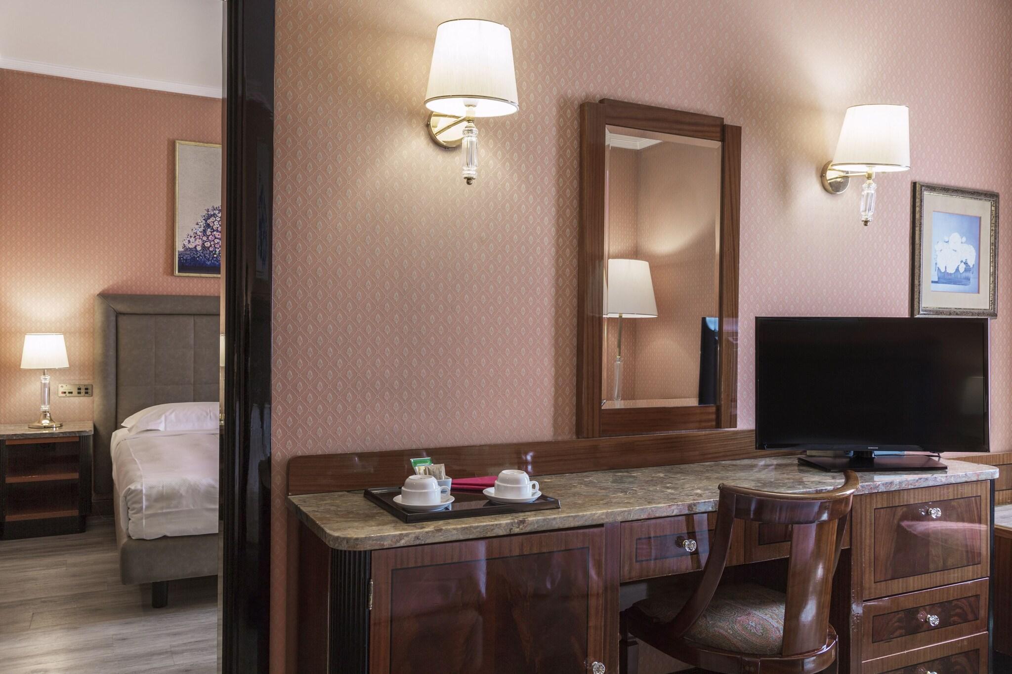 Room Connecting Room