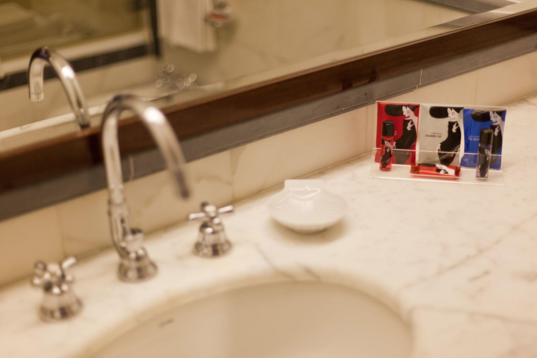 Room Connecting Room