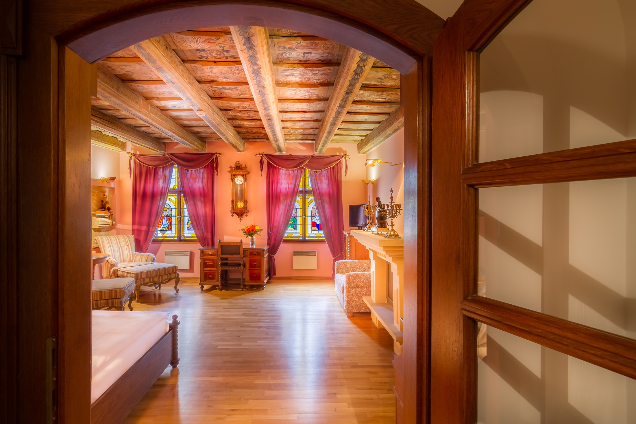 Suite Deluxe King Bed