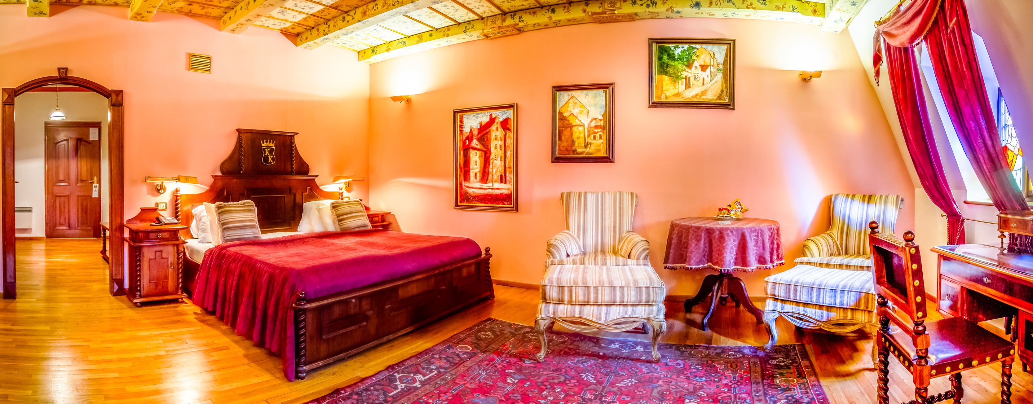 Suite Deluxe King Bed