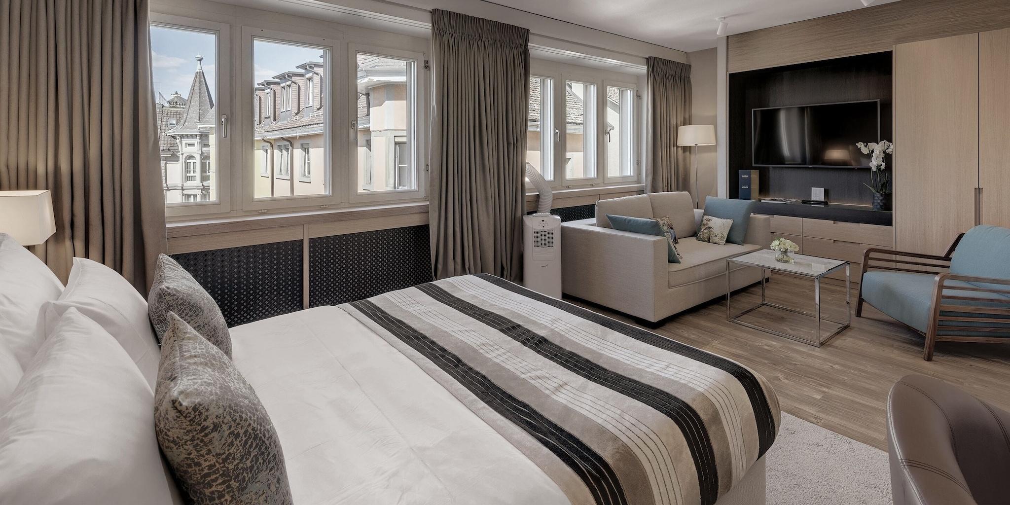 Family Room King Size Bed