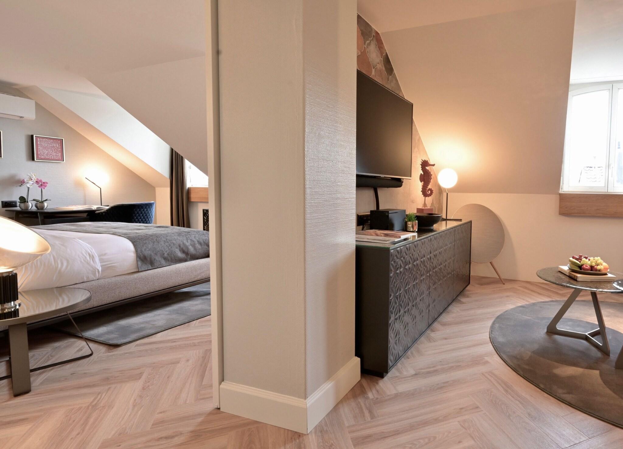 Suite King Size Bed