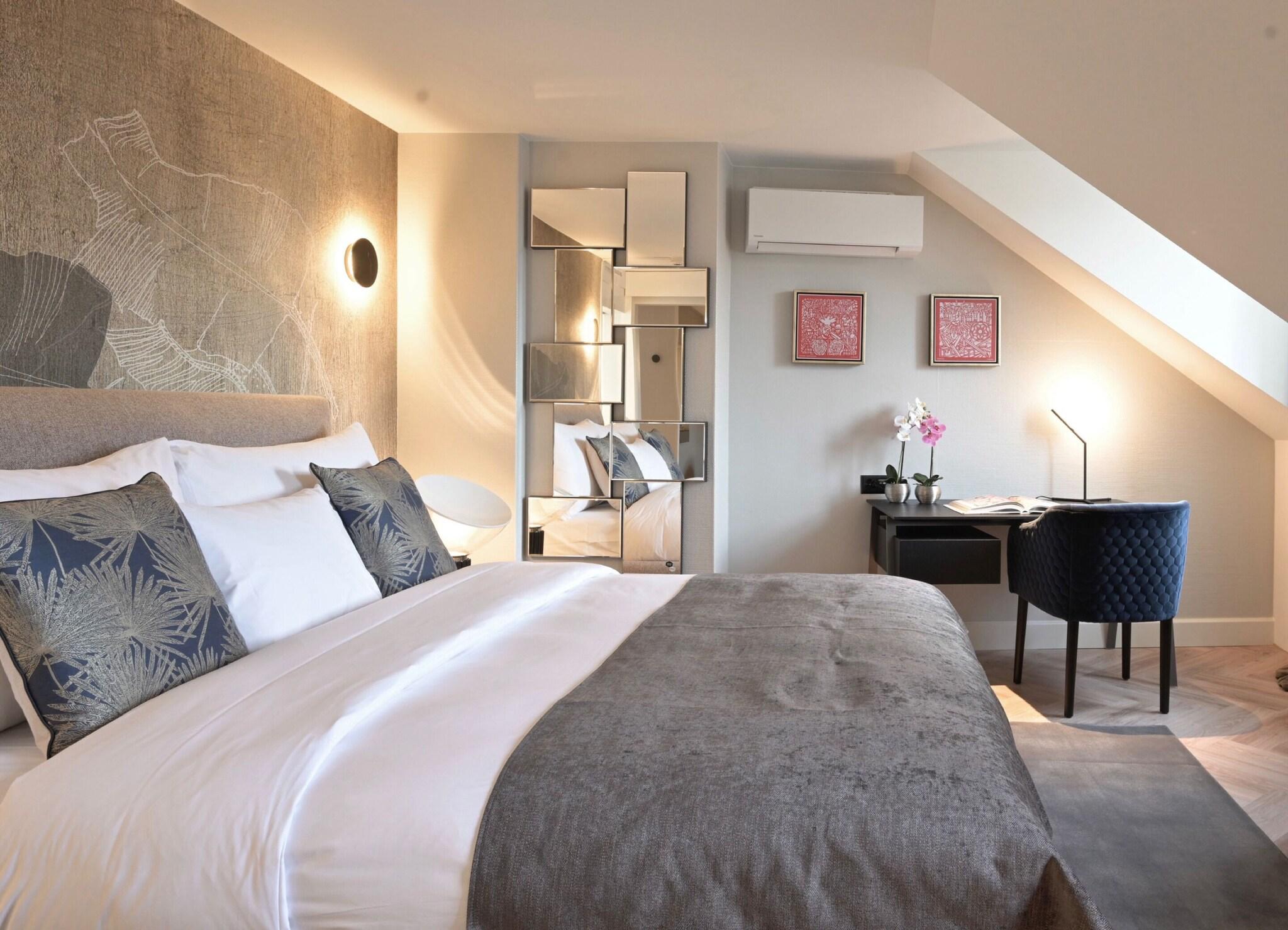 Suite King Size Bed