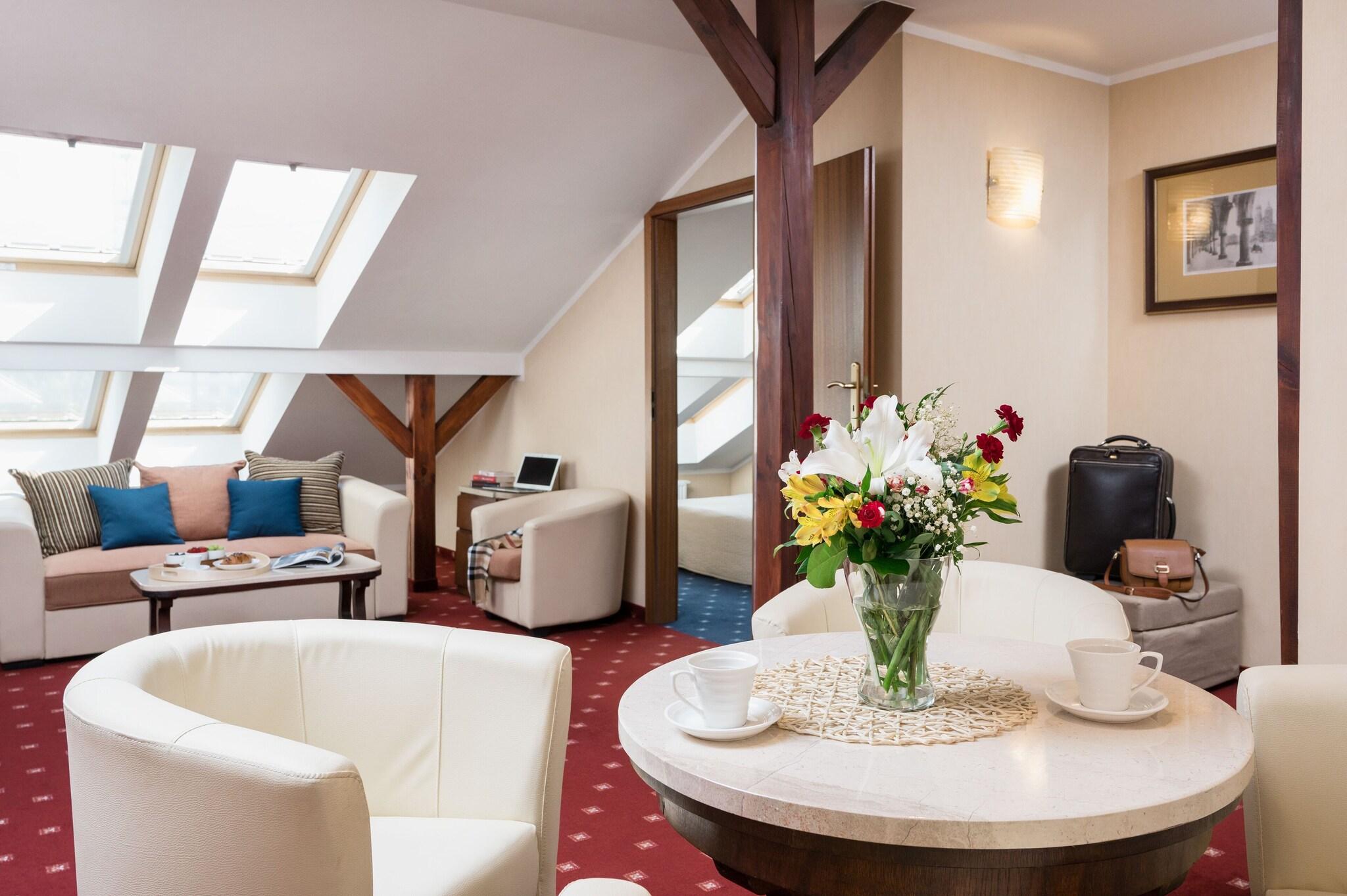 Apartment King Size Bed