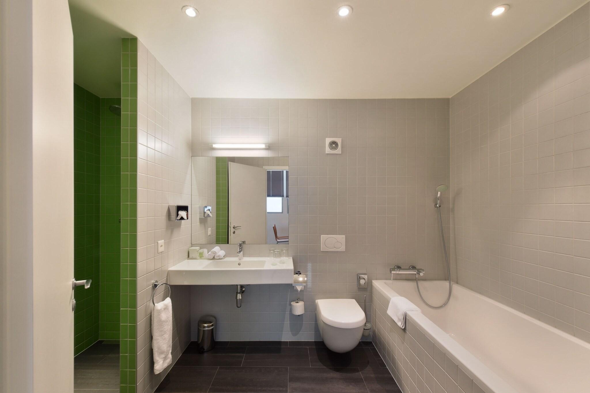 Junior Suite Queen Size Bed