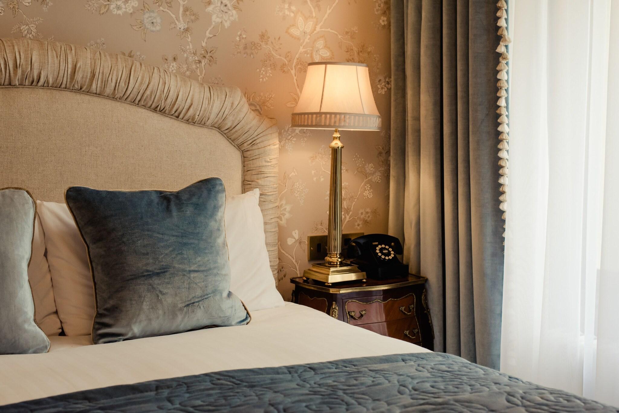 Double Superior King Bed