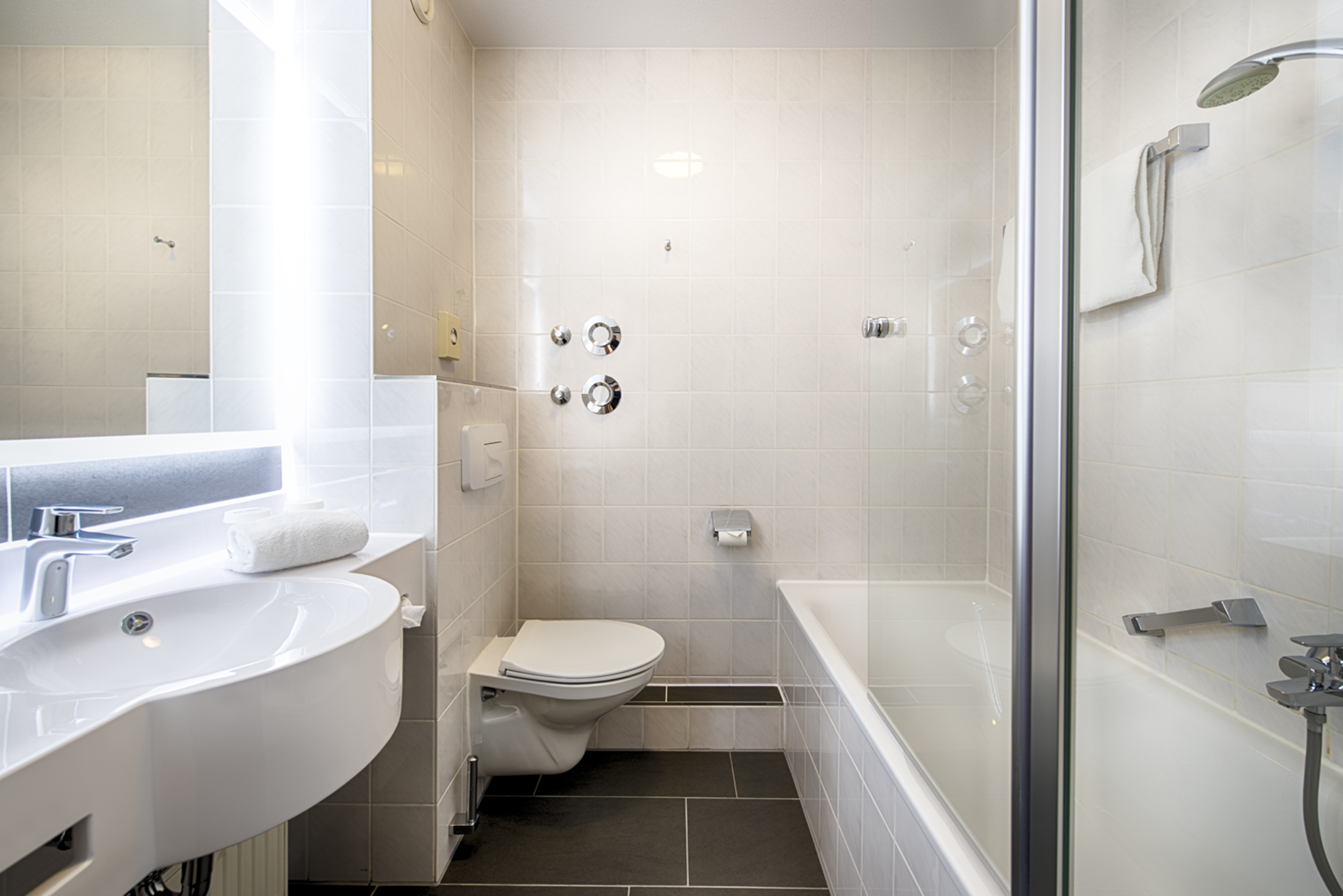 Apartment with Kitchenette