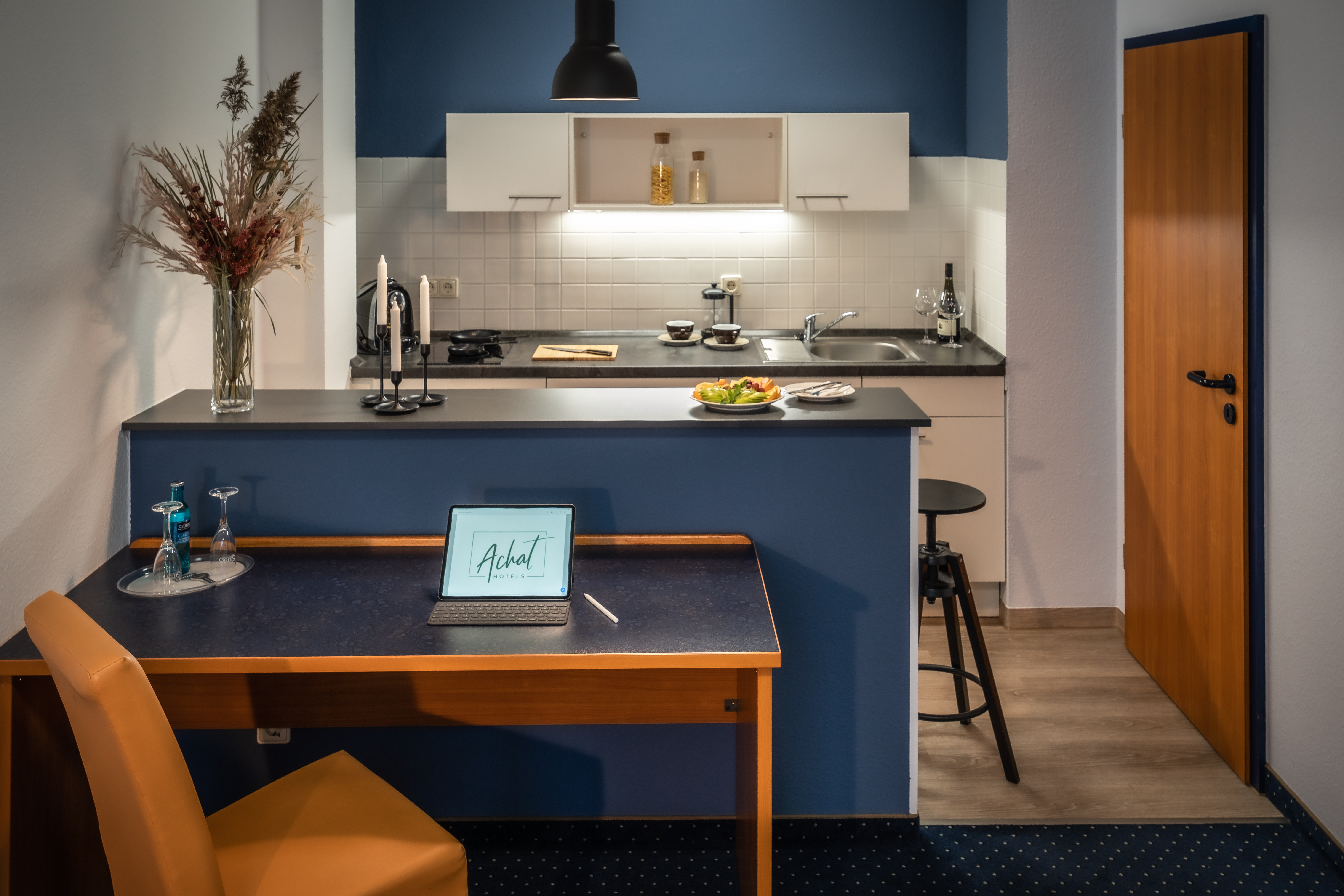 Apartment with Kitchenette