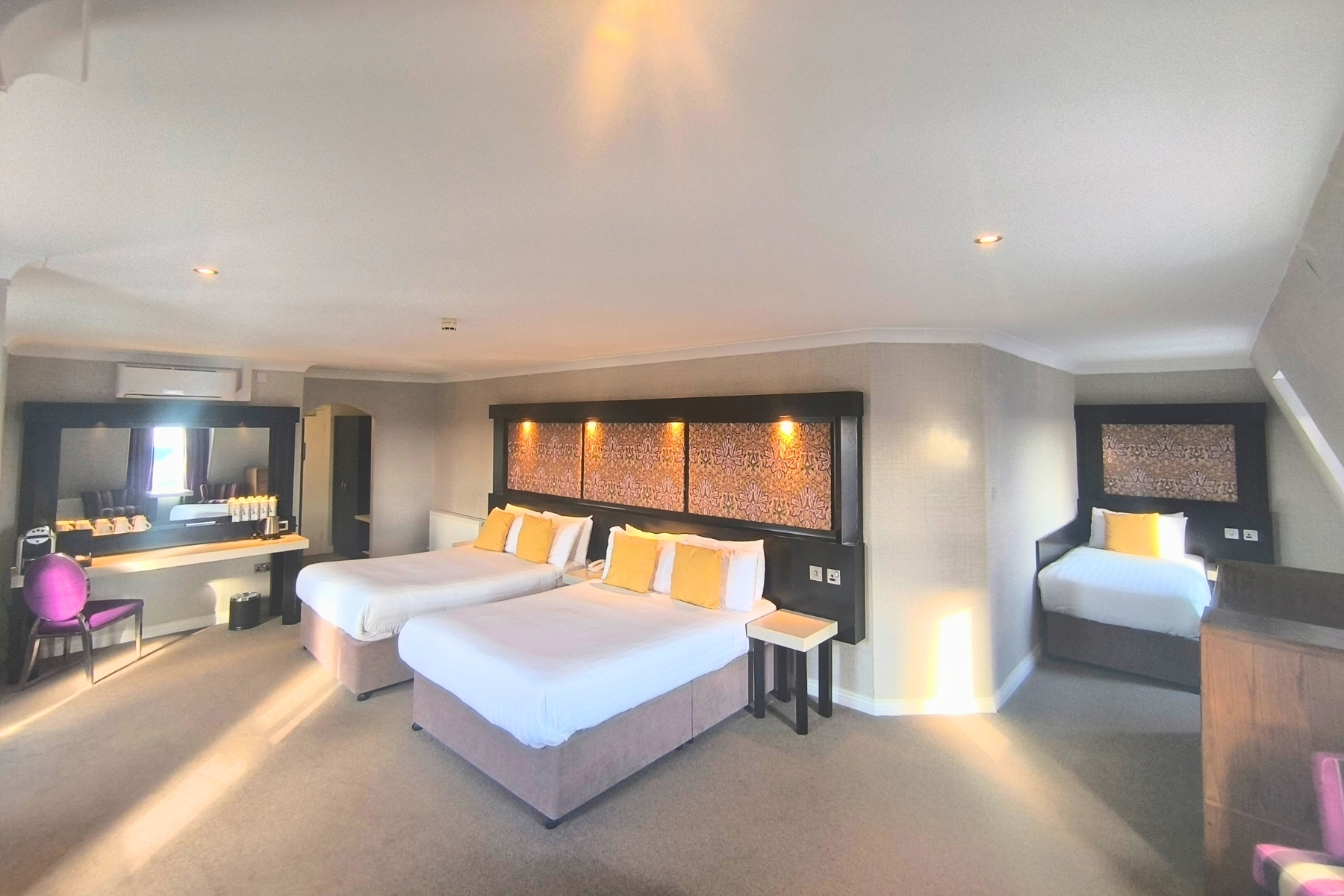 Junior Suite Capacity 5 One Bedroom