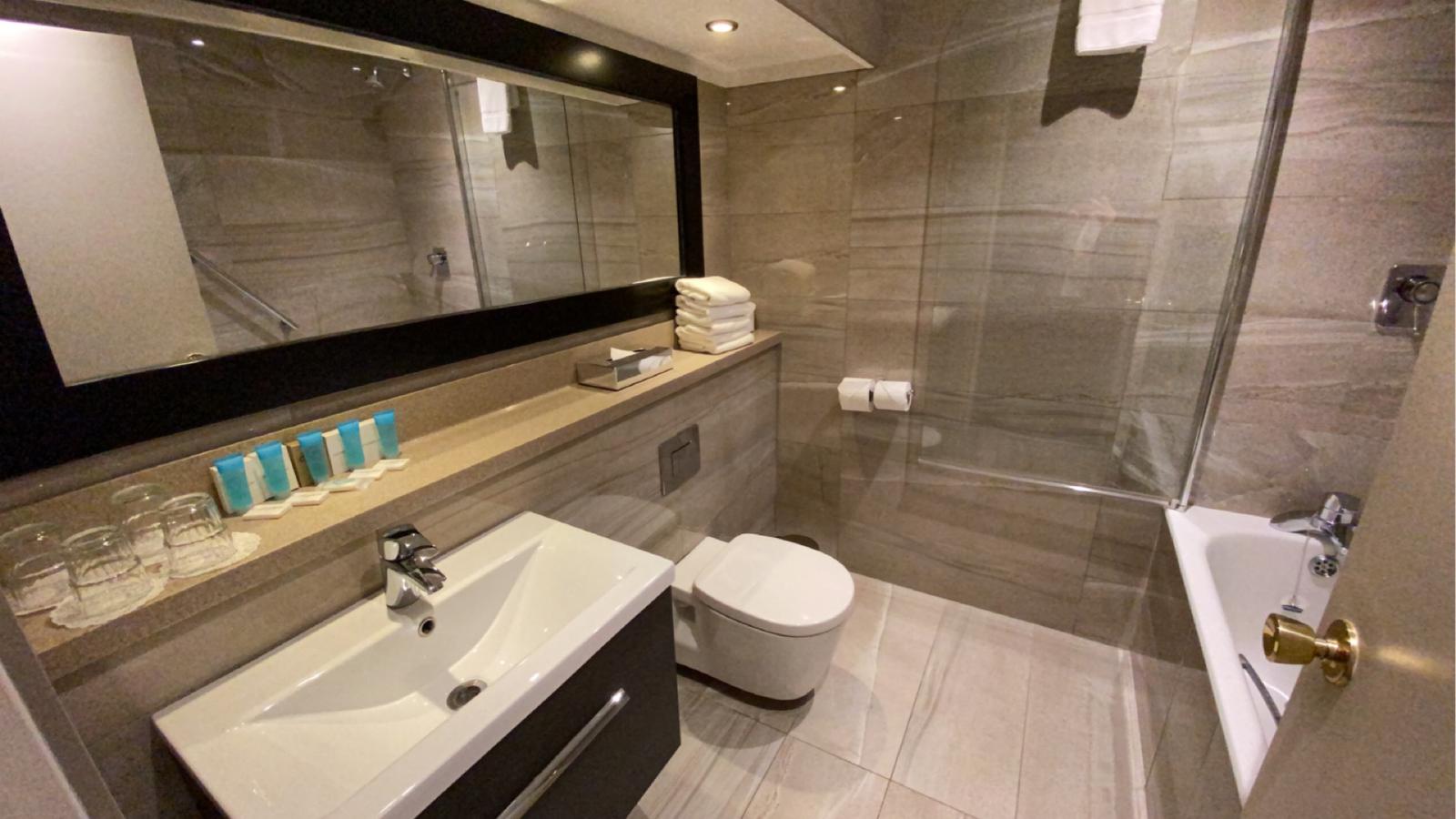 Double Deluxe King Bed