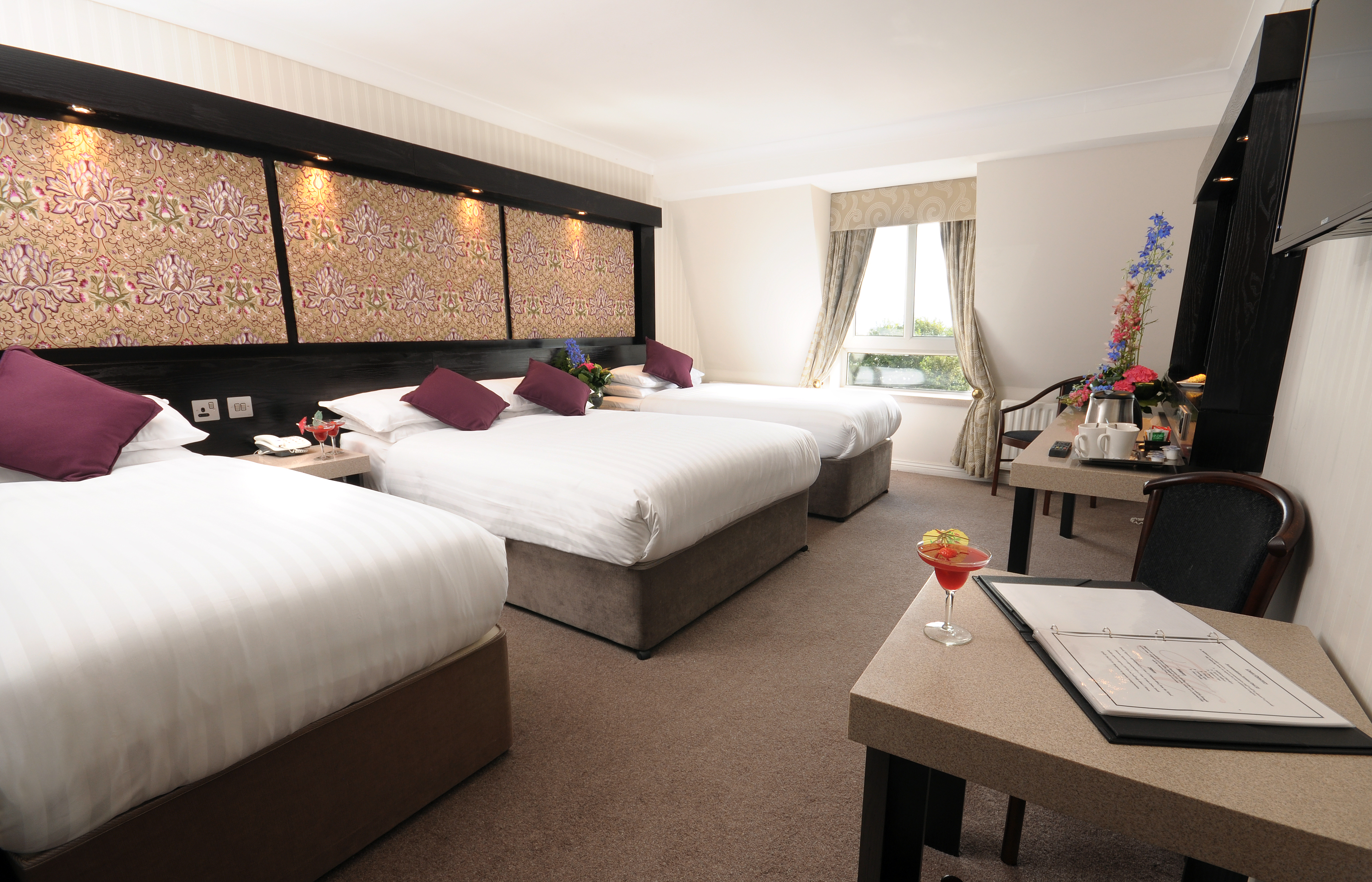 Family Room Capacity 4