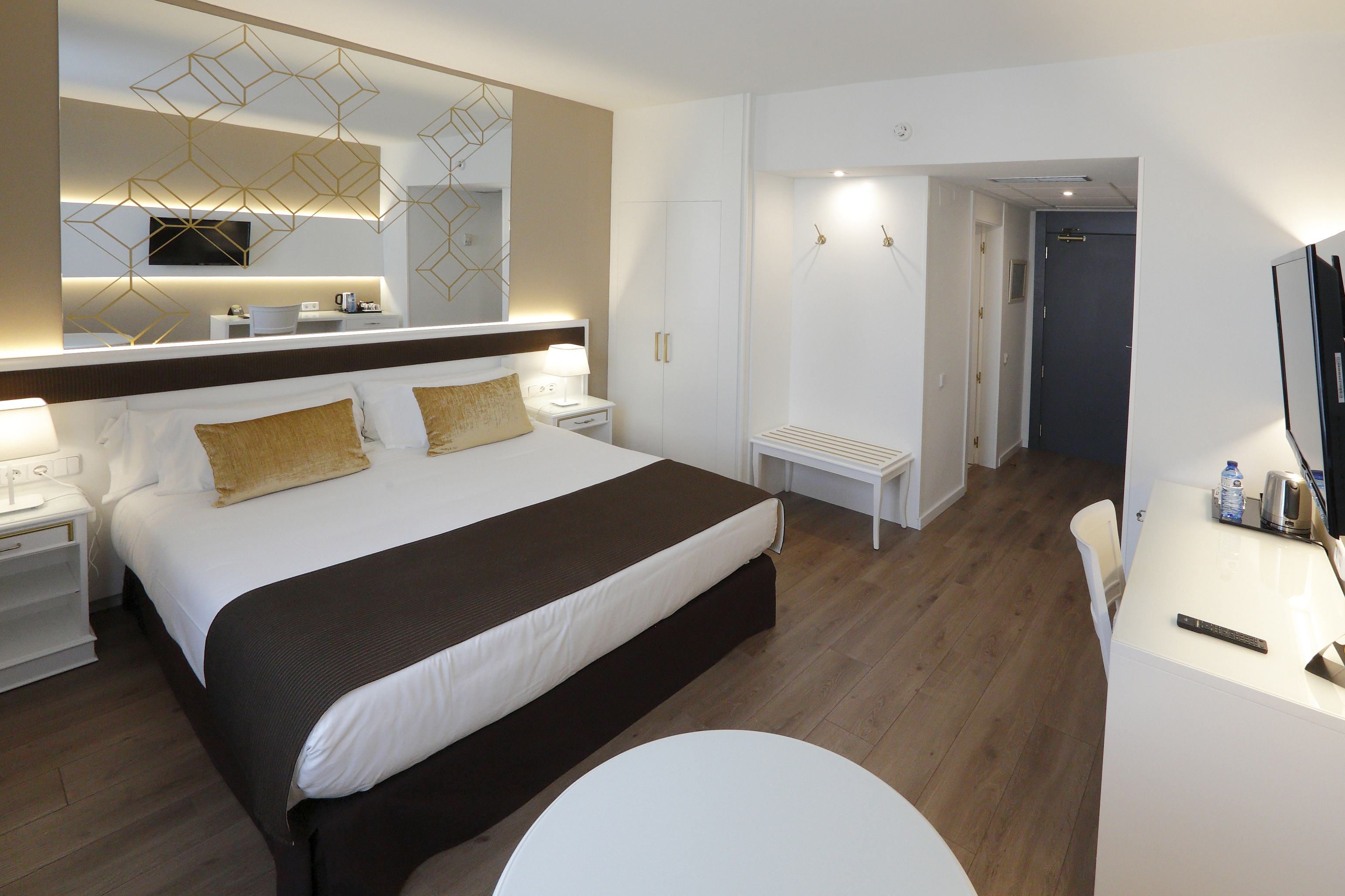 Double or Twin Standard